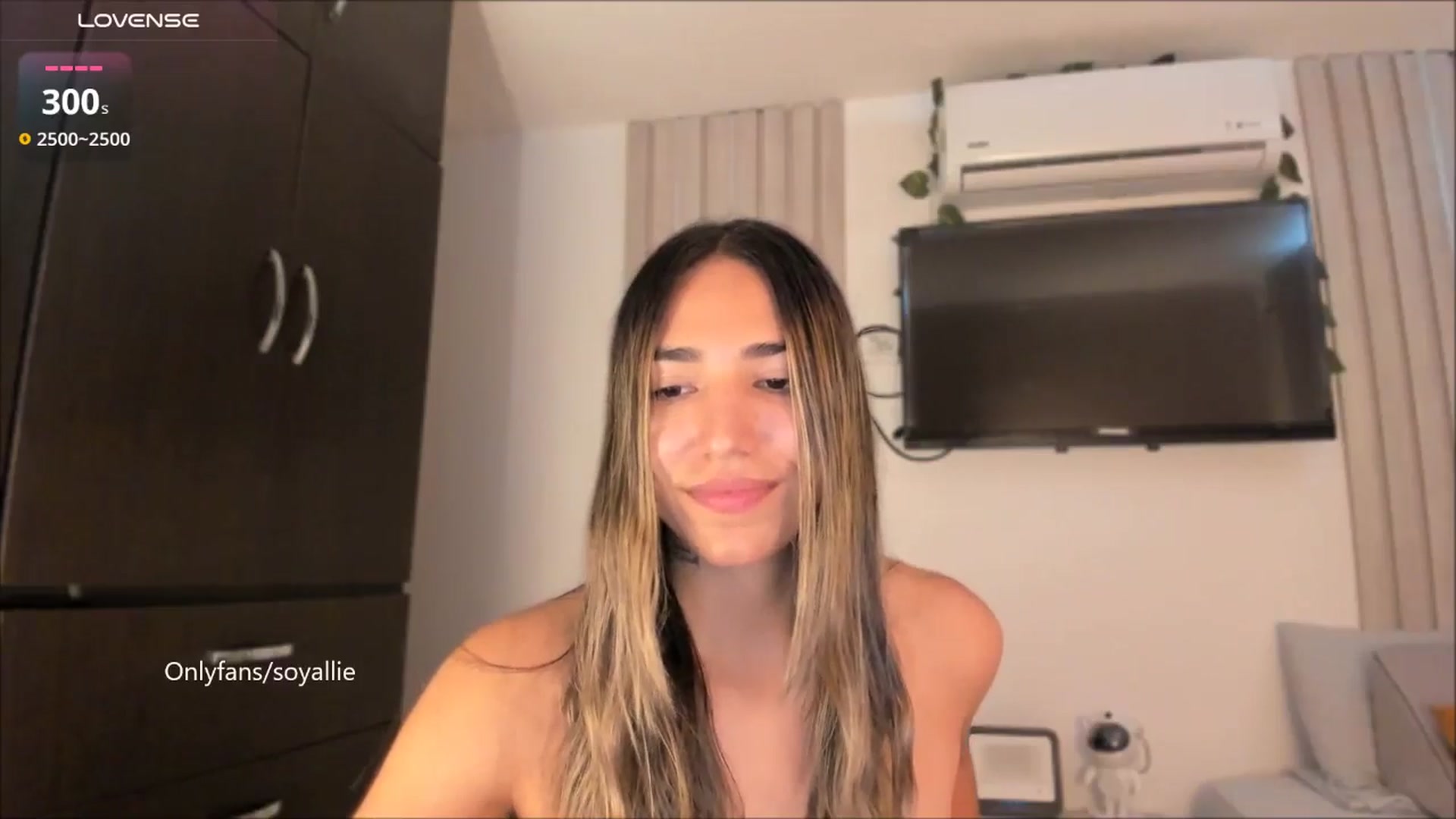 Gallery image thumbnail from Missbaby8's myfreecams stream on, 09/10/2025, 13:03 image 16 of 20