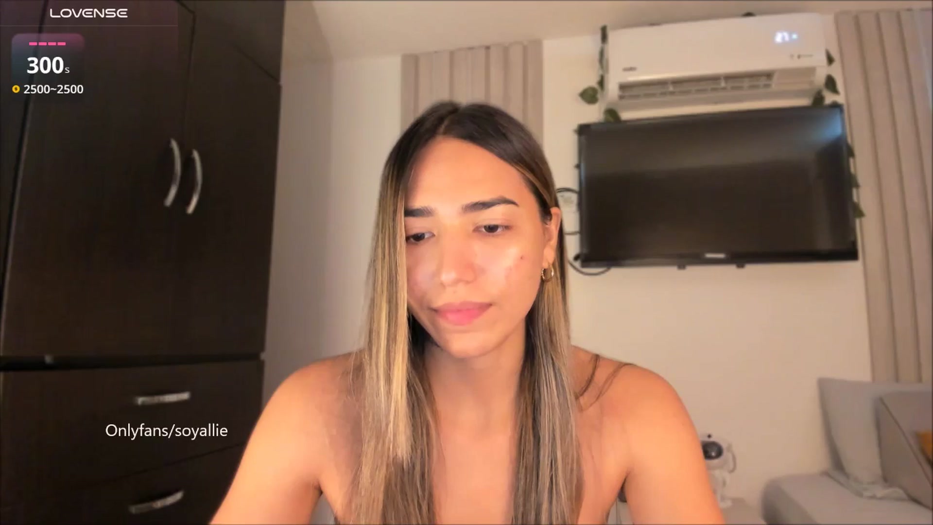 Gallery image thumbnail from Missbaby8's myfreecams stream on, 09/11/2025, 13:32 image 6 of 20