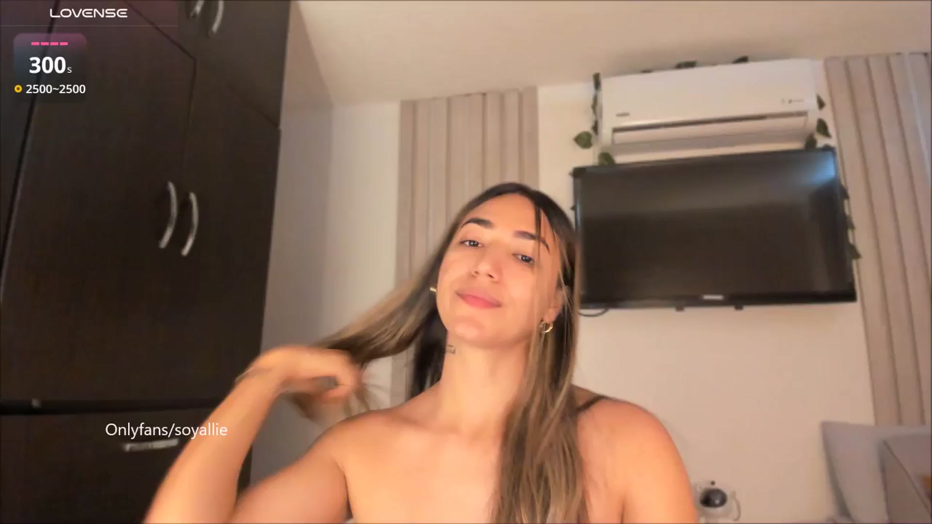 Gallery image thumbnail from Missbaby8's myfreecams stream on, 09/11/2025, 13:32 image 11 of 20