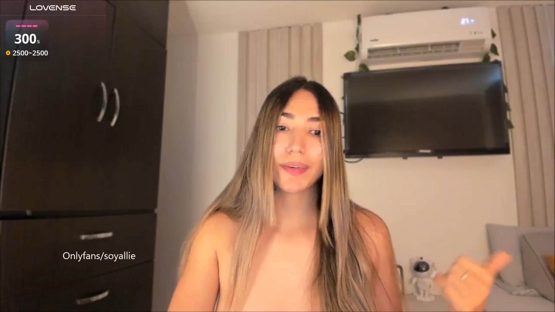 Gallery image thumbnail from Missbaby8's myfreecams stream on, 09/11/2025, 13:32 image 3 of 20