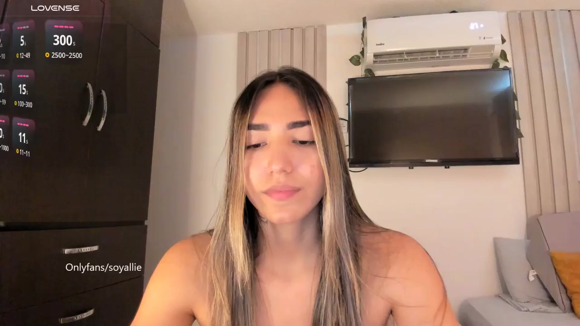 Gallery image thumbnail from Missbaby8's myfreecams stream on, 09/16/2025, 13:06 image 13 of 20