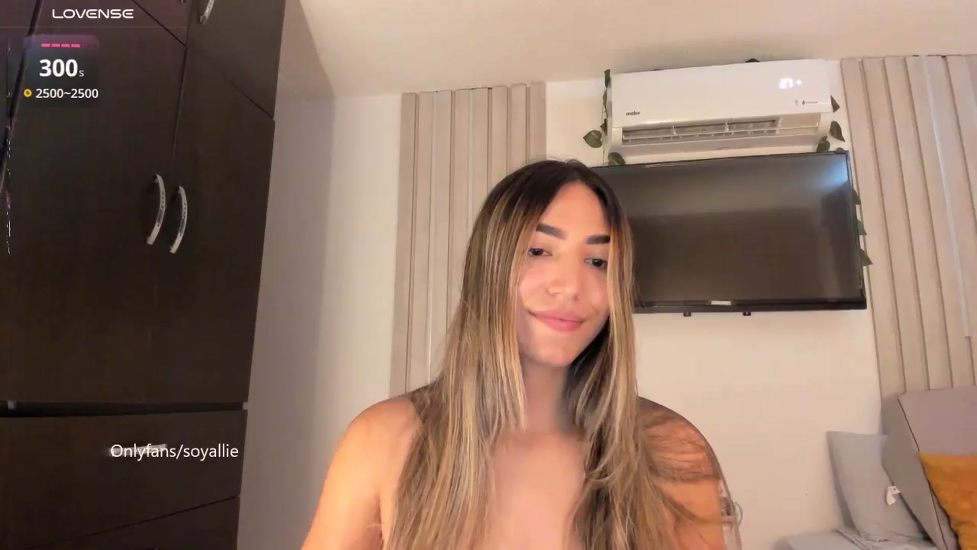 Gallery image thumbnail from Missbaby8's myfreecams stream on, 09/16/2025, 13:06 image 6 of 20
