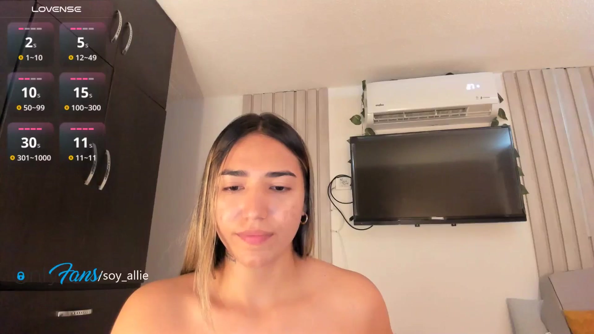 Gallery image thumbnail from Missbaby8's myfreecams stream on, 09/22/2025, 14:02 image 11 of 20