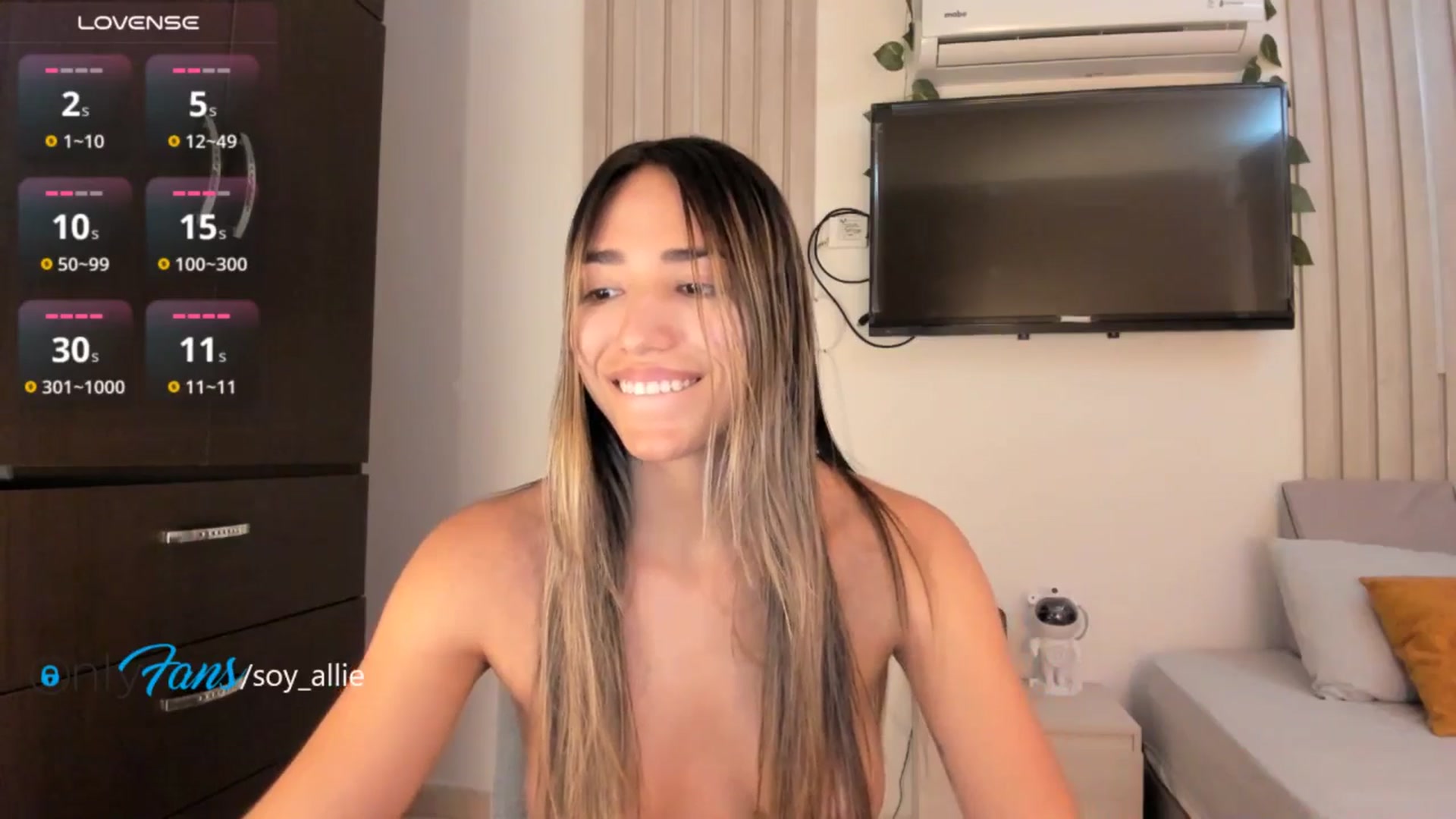 Gallery image thumbnail from Missbaby8's myfreecams stream on, 09/25/2025, 13:33 image 15 of 20