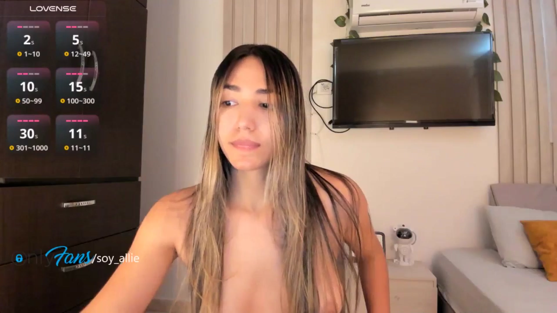 Gallery image thumbnail from Missbaby8's myfreecams stream on, 09/25/2025, 13:33 image 13 of 20