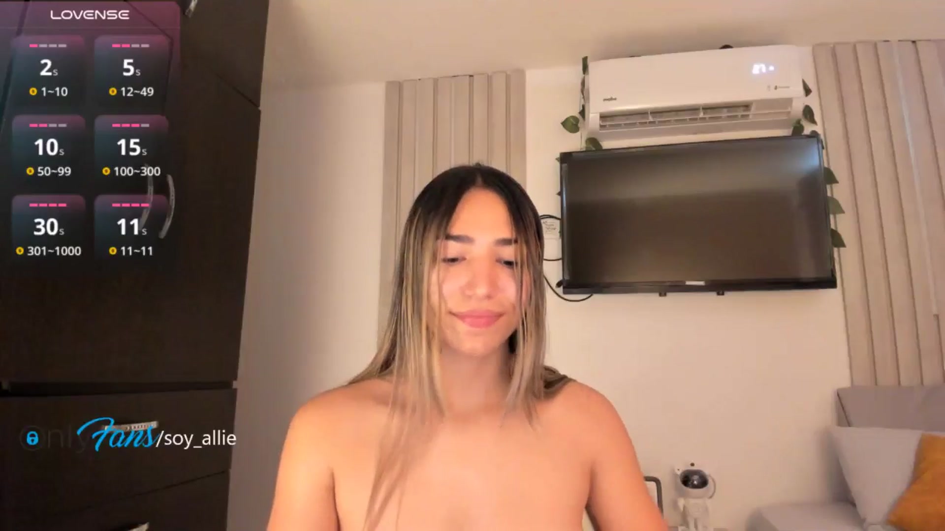 Gallery image thumbnail from Missbaby8's myfreecams stream on, 09/26/2025, 11:29 image 11 of 20