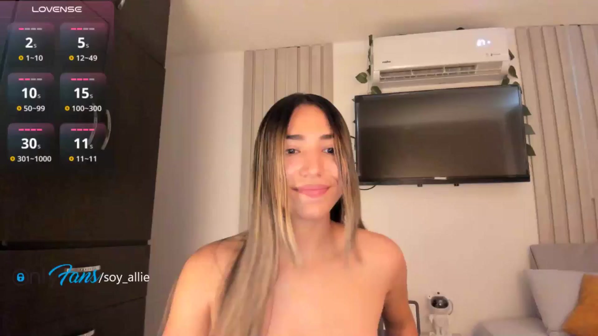 Gallery image thumbnail from Missbaby8's myfreecams stream on, 09/26/2025, 11:29 image 9 of 20