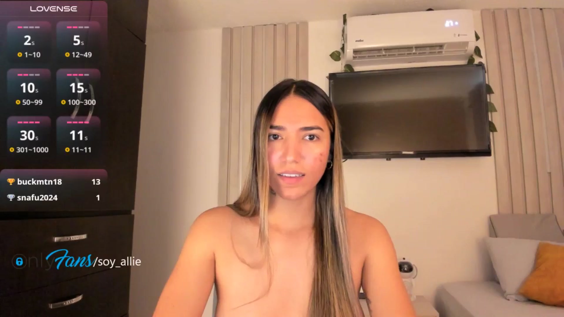 Gallery image thumbnail from Missbaby8's myfreecams stream on, 09/27/2025, 12:29 image 6 of 20