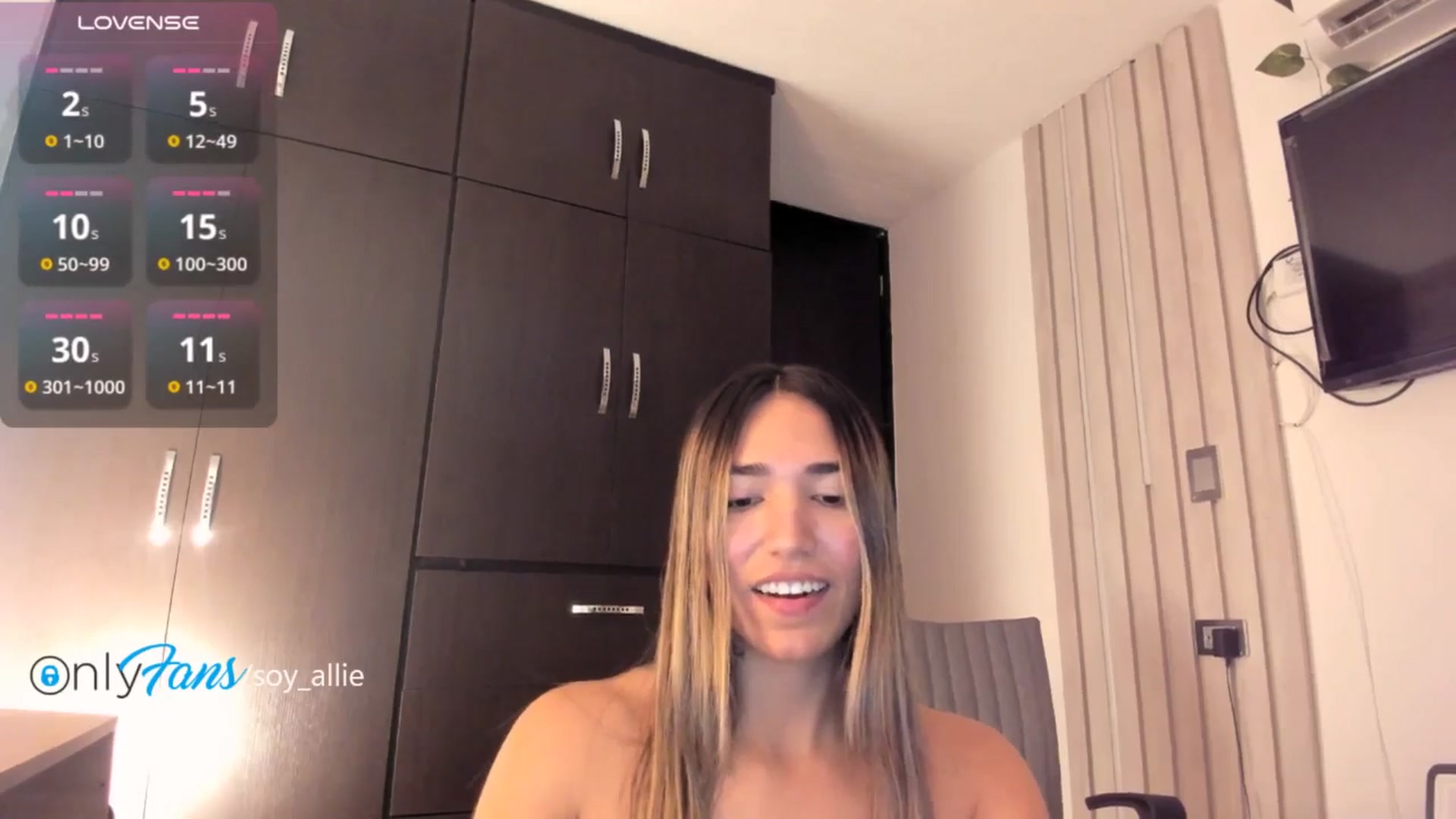 Gallery image thumbnail from Missbaby8's myfreecams stream on, 09/27/2025, 12:29 image 18 of 20