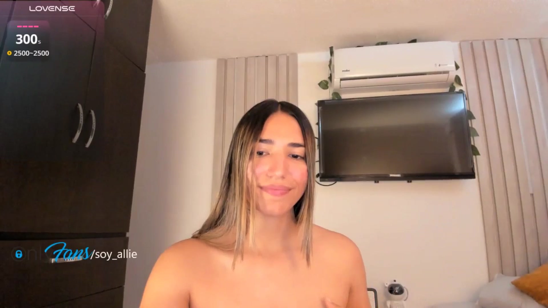 Gallery image thumbnail from Missbaby8's myfreecams stream on, 09/27/2025, 14:00 image 20 of 20