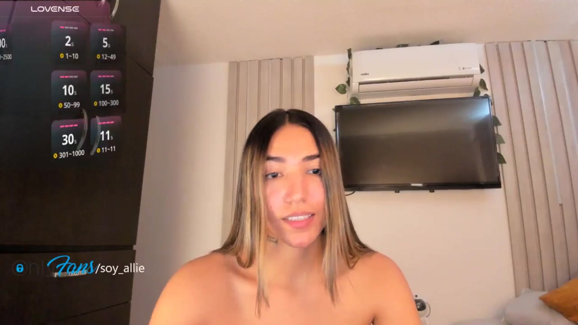 Gallery image thumbnail from Missbaby8's myfreecams stream on, 09/27/2025, 14:00 image 10 of 20