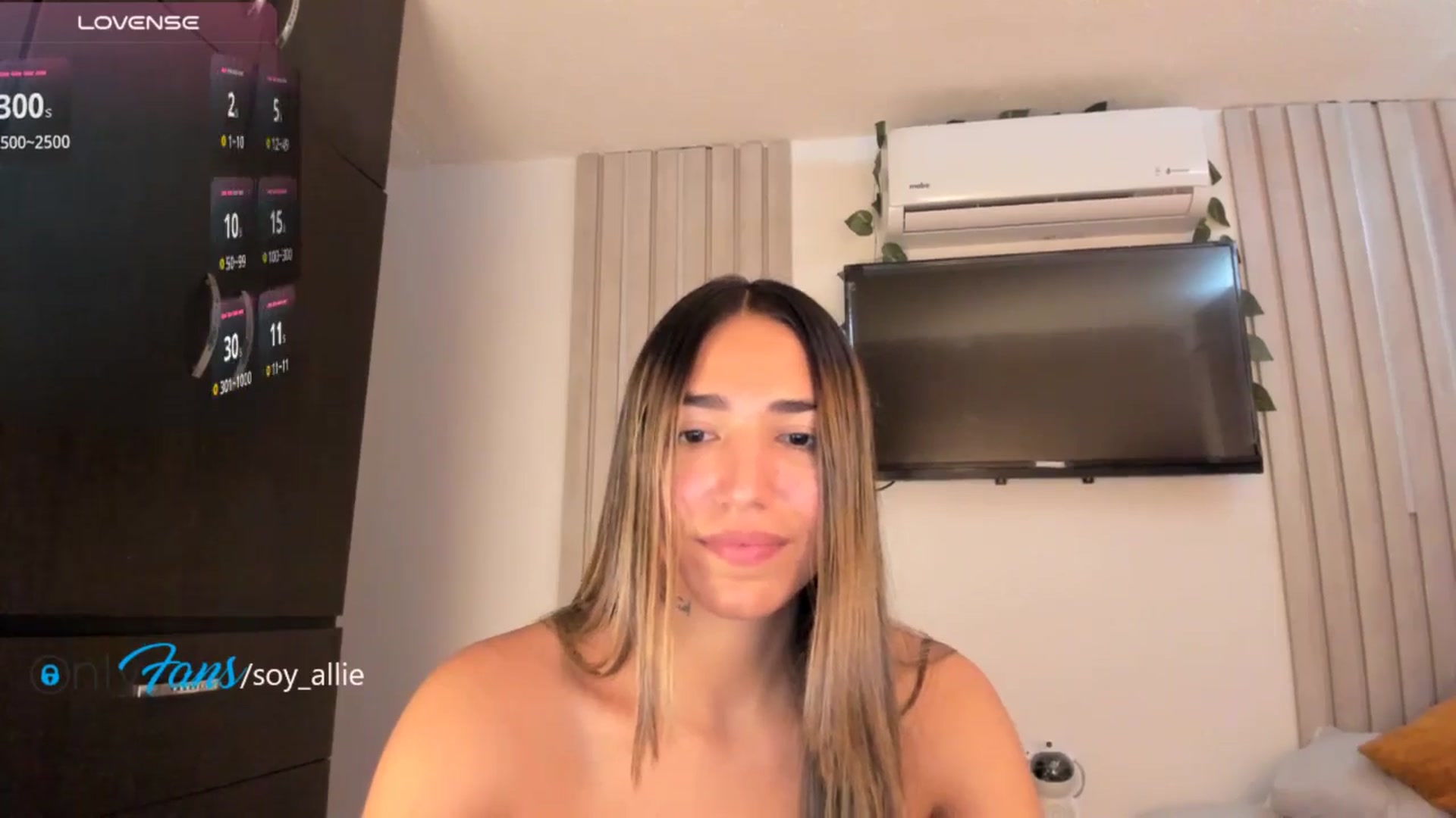 Gallery image thumbnail from Missbaby8's myfreecams stream on, 09/27/2025, 14:00 image 17 of 20