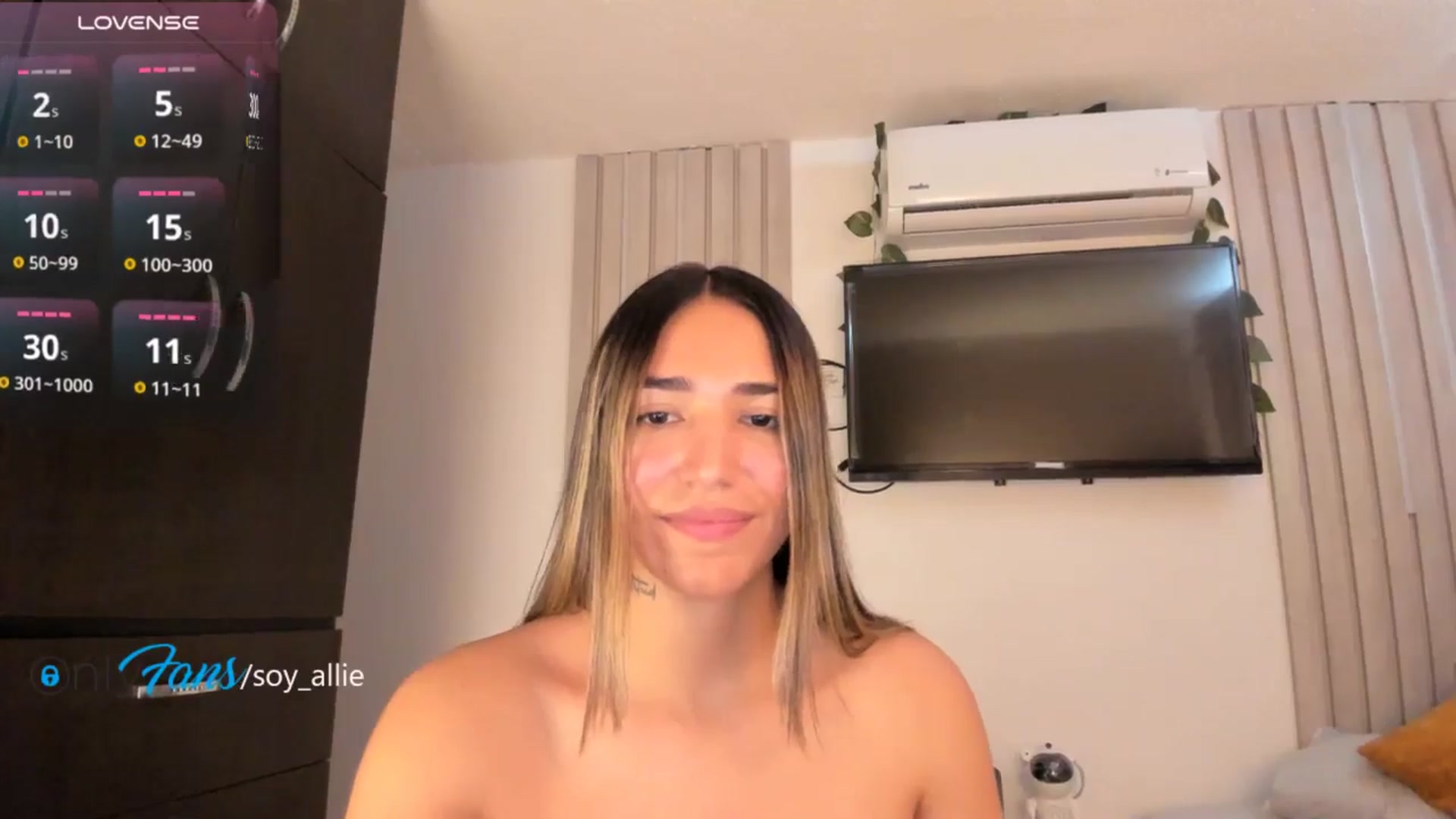 Gallery image thumbnail from Missbaby8's myfreecams stream on, 09/27/2025, 14:00 image 6 of 20