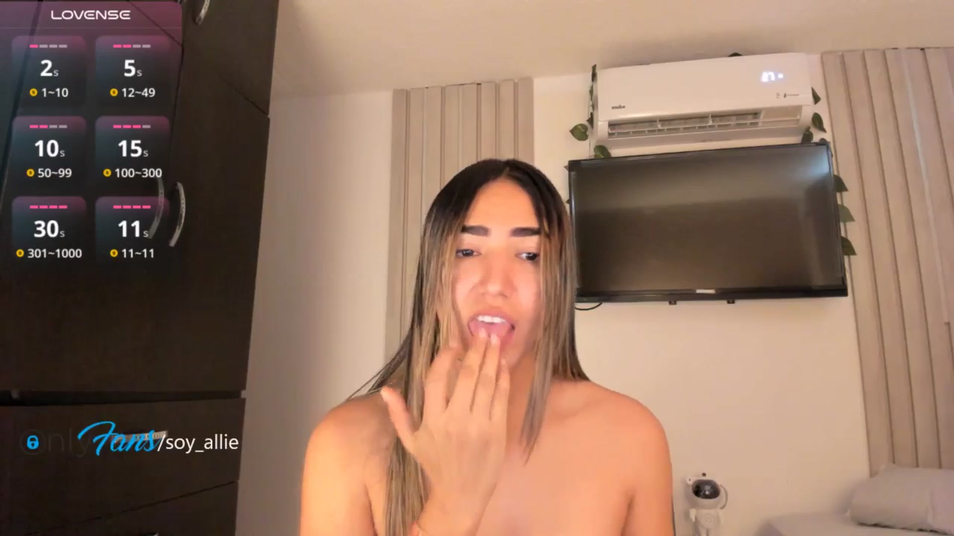 Gallery image thumbnail from Missbaby8's myfreecams stream on, 09/29/2025, 12:48 image 4 of 20