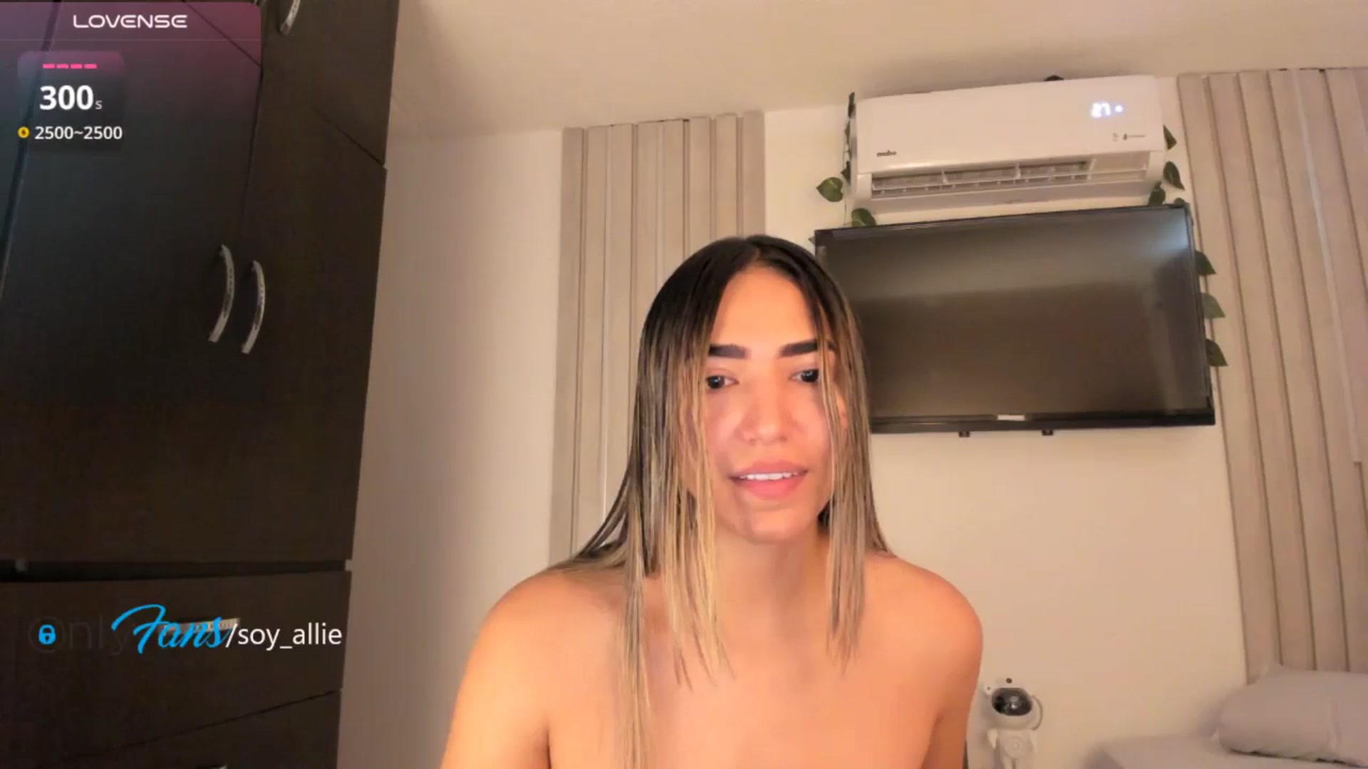 Gallery image thumbnail from Missbaby8's myfreecams stream on, 09/29/2025, 12:48 image 2 of 20
