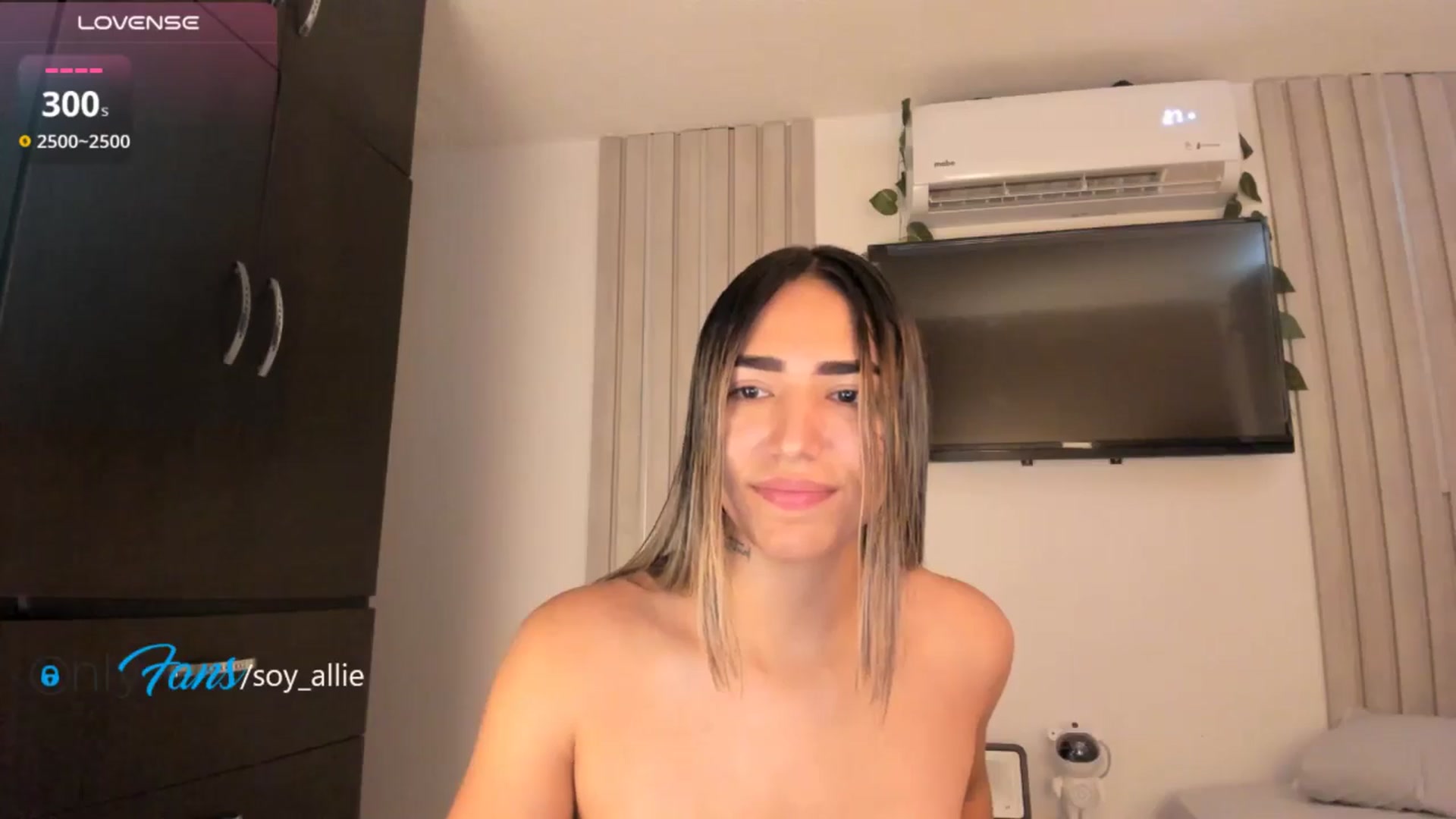 Gallery image thumbnail from Missbaby8's myfreecams stream on, 09/29/2025, 12:48 image 3 of 20