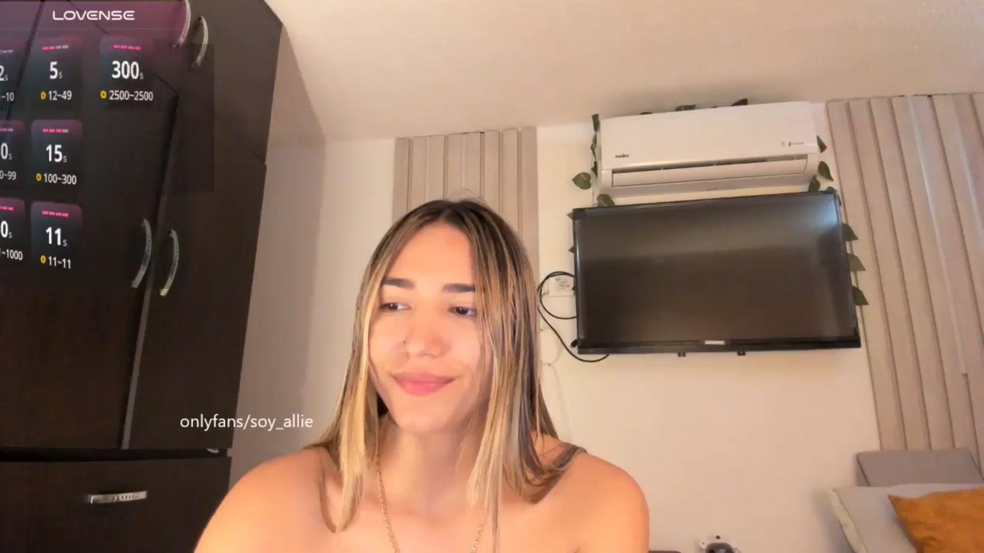 Gallery image thumbnail from Missbaby8's myfreecams stream on, 10/23/2025, 14:03 image 9 of 20