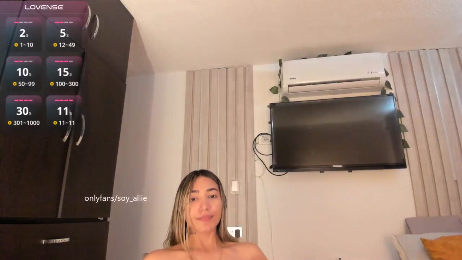 Gallery image thumbnail from Missbaby8's myfreecams stream on, 10/23/2025, 14:03 image 17 of 20