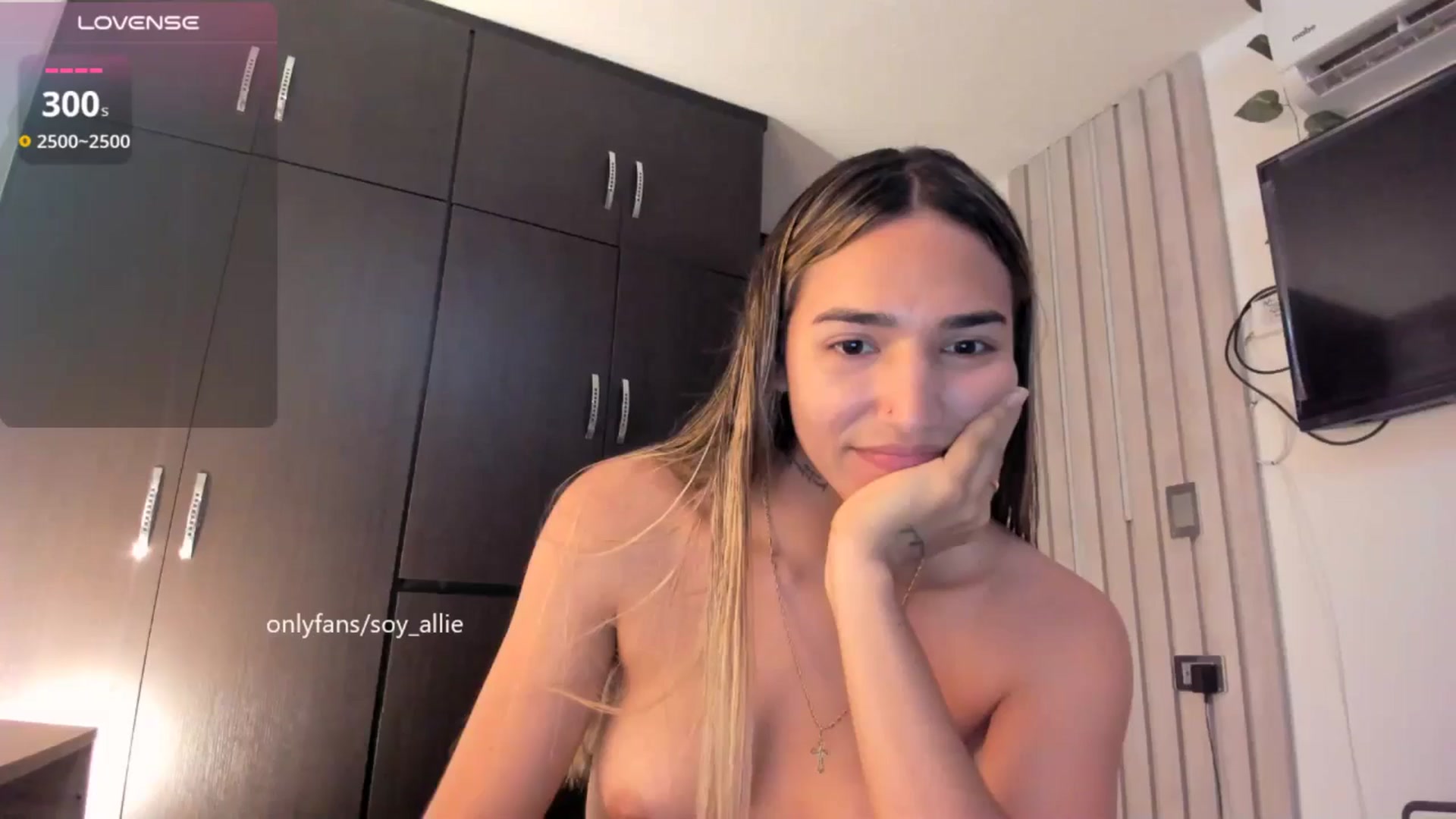Gallery image thumbnail from Missbaby8's myfreecams stream on, 10/24/2025, 13:30 image 15 of 20