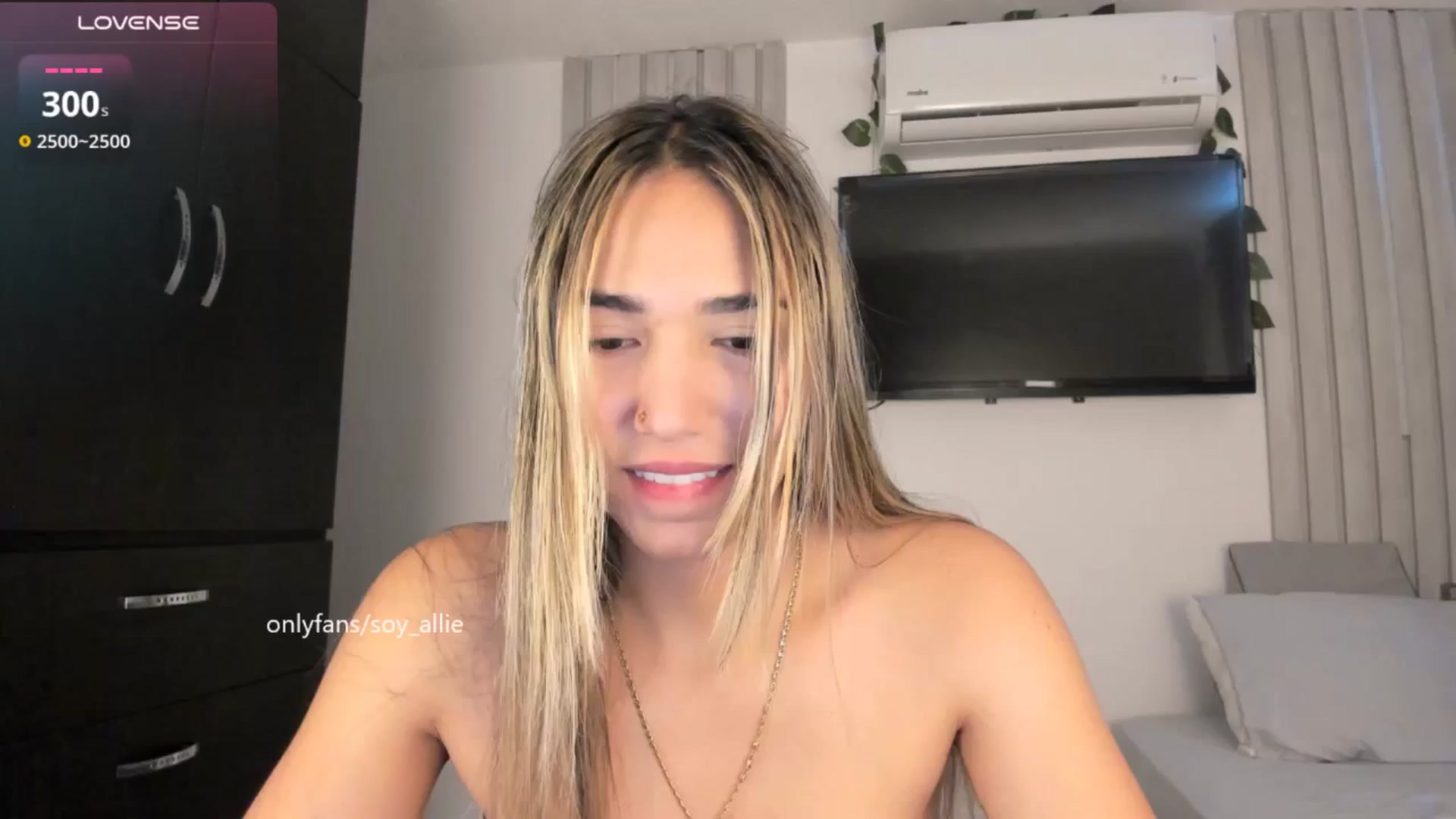 Gallery image thumbnail from Missbaby8's myfreecams stream on, 10/29/2025, 13:01 image 1 of 20
