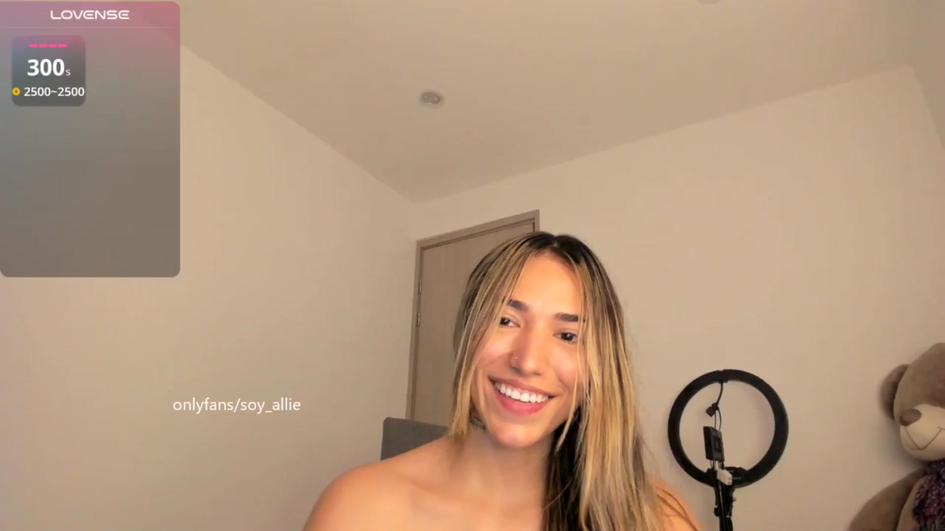 Gallery image thumbnail from Missbaby8's myfreecams stream on, 11/15/2025, 14:01 image 13 of 20