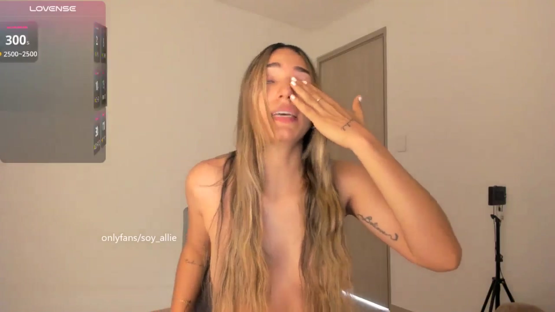 Gallery image thumbnail from Missbaby8's myfreecams stream on, 11/17/2025, 14:13 image 14 of 20