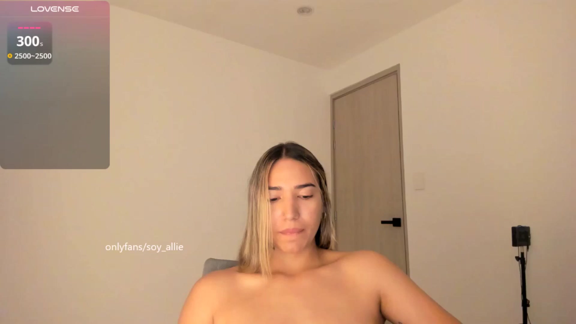 Gallery image thumbnail from Missbaby8's myfreecams stream on, 11/21/2025, 12:46 image 9 of 20