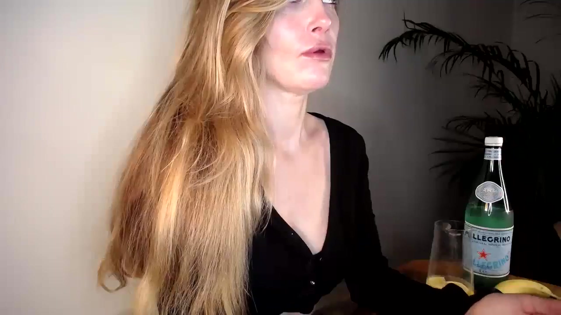 Gallery image thumbnail from Misschloe2's myfreecams stream on, 09/04/2023, 19:50 image 5 of 20