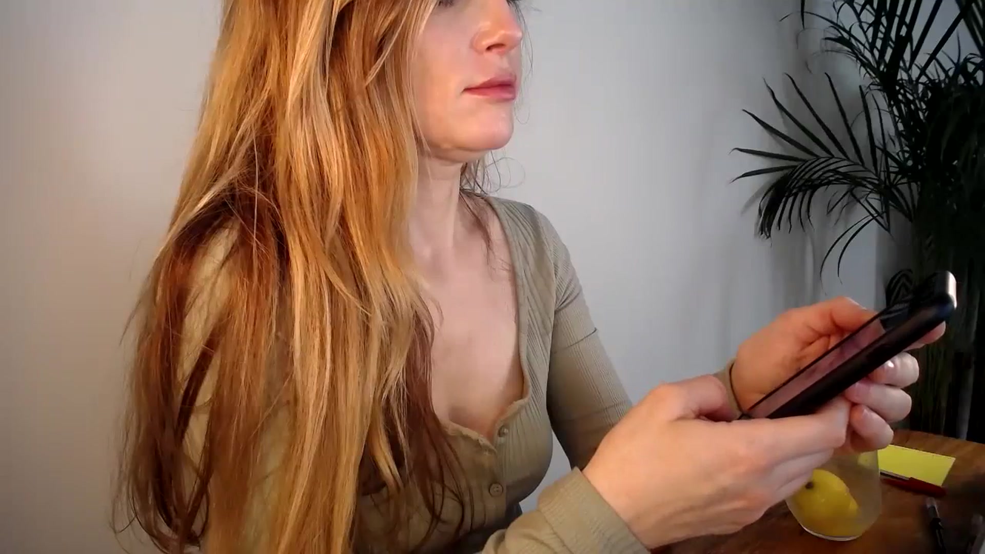 Gallery image thumbnail from Misschloe2's myfreecams stream on, 09/11/2023, 12:49 image 13 of 20