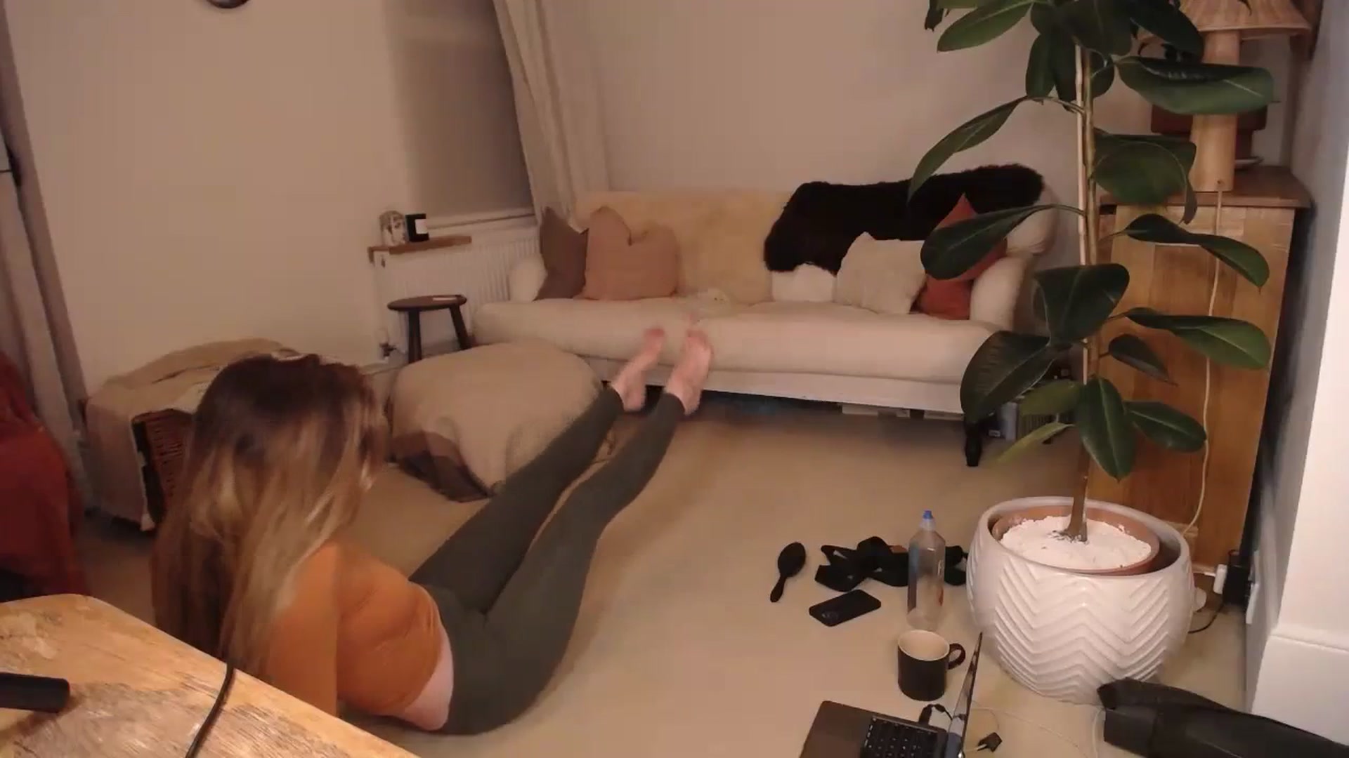Gallery image thumbnail from Misschloe2's myfreecams stream on, 09/23/2023, 19:37 image 16 of 20