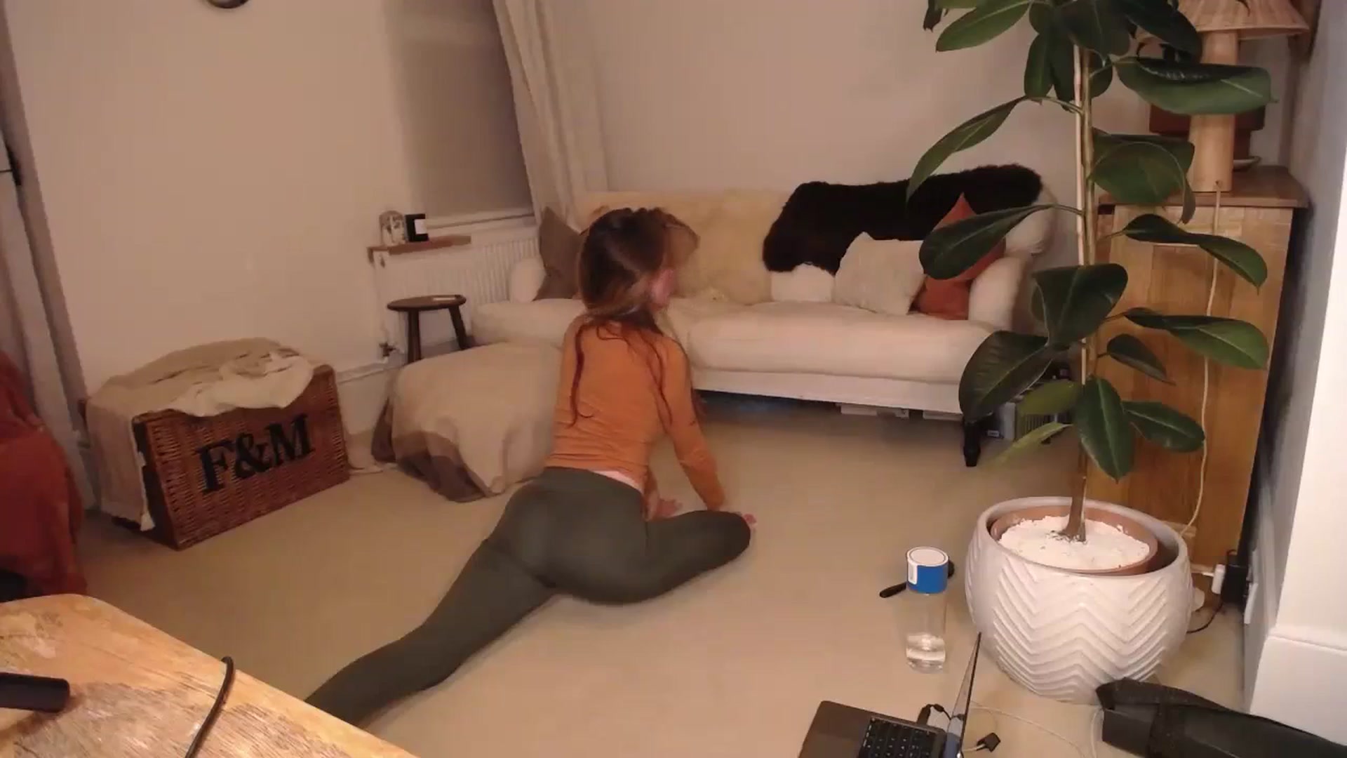Gallery image thumbnail from Misschloe2's myfreecams stream on, 09/23/2023, 20:06 image 3 of 20