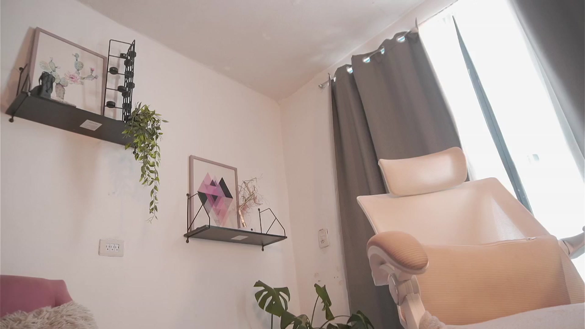 Gallery image thumbnail from Missdannny's myfreecams stream on, 02/18/2026, 17:07 image 7 of 20