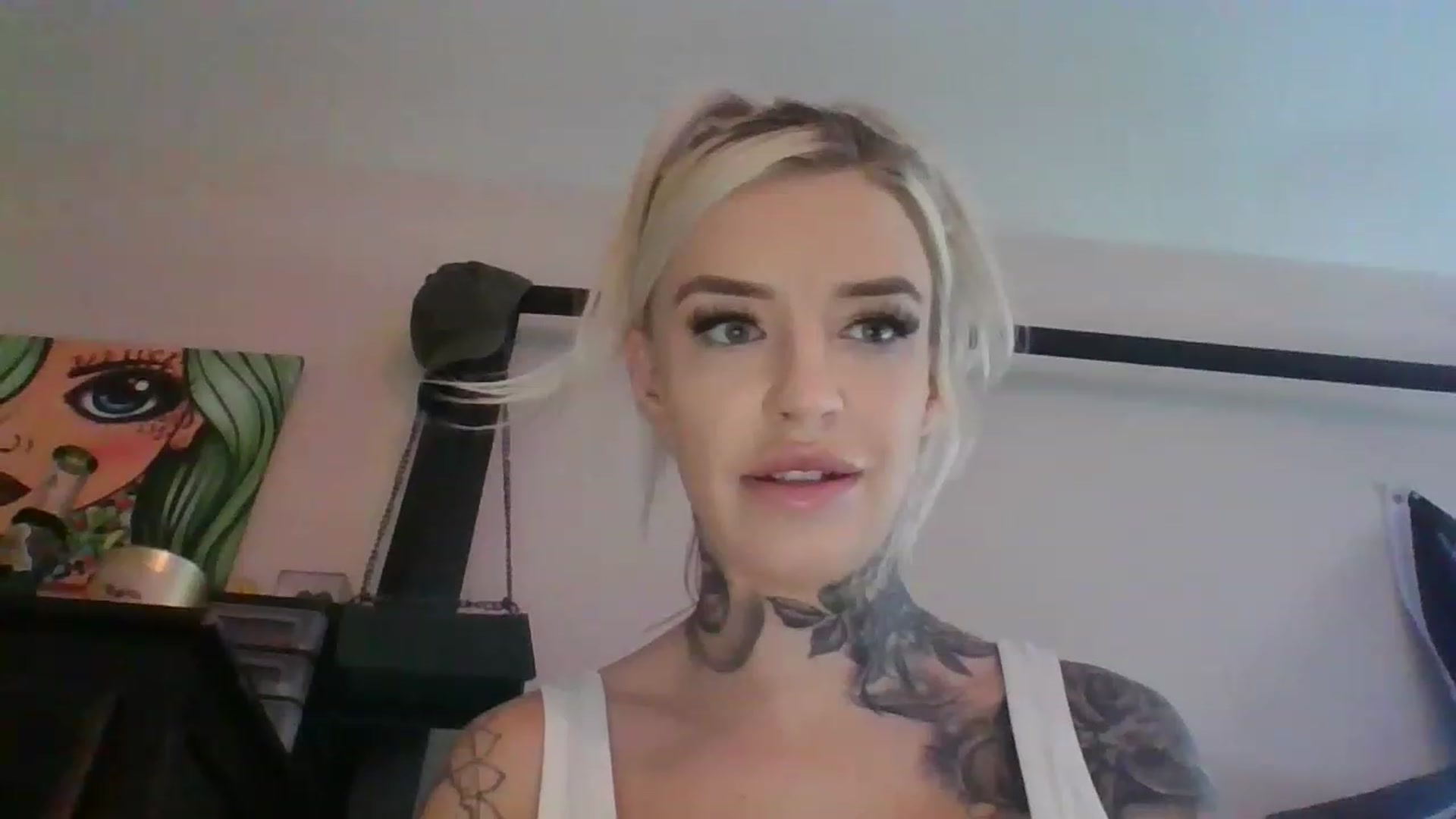 Gallery image thumbnail from Missgracexoco's myfreecams stream on, 11/27/2022, 19:48 image 18 of 20