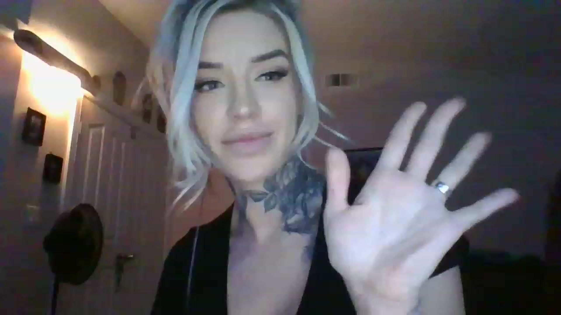 Gallery image thumbnail from Missgracexoco's myfreecams stream on, 12/06/2022, 24:25 image 1 of 20
