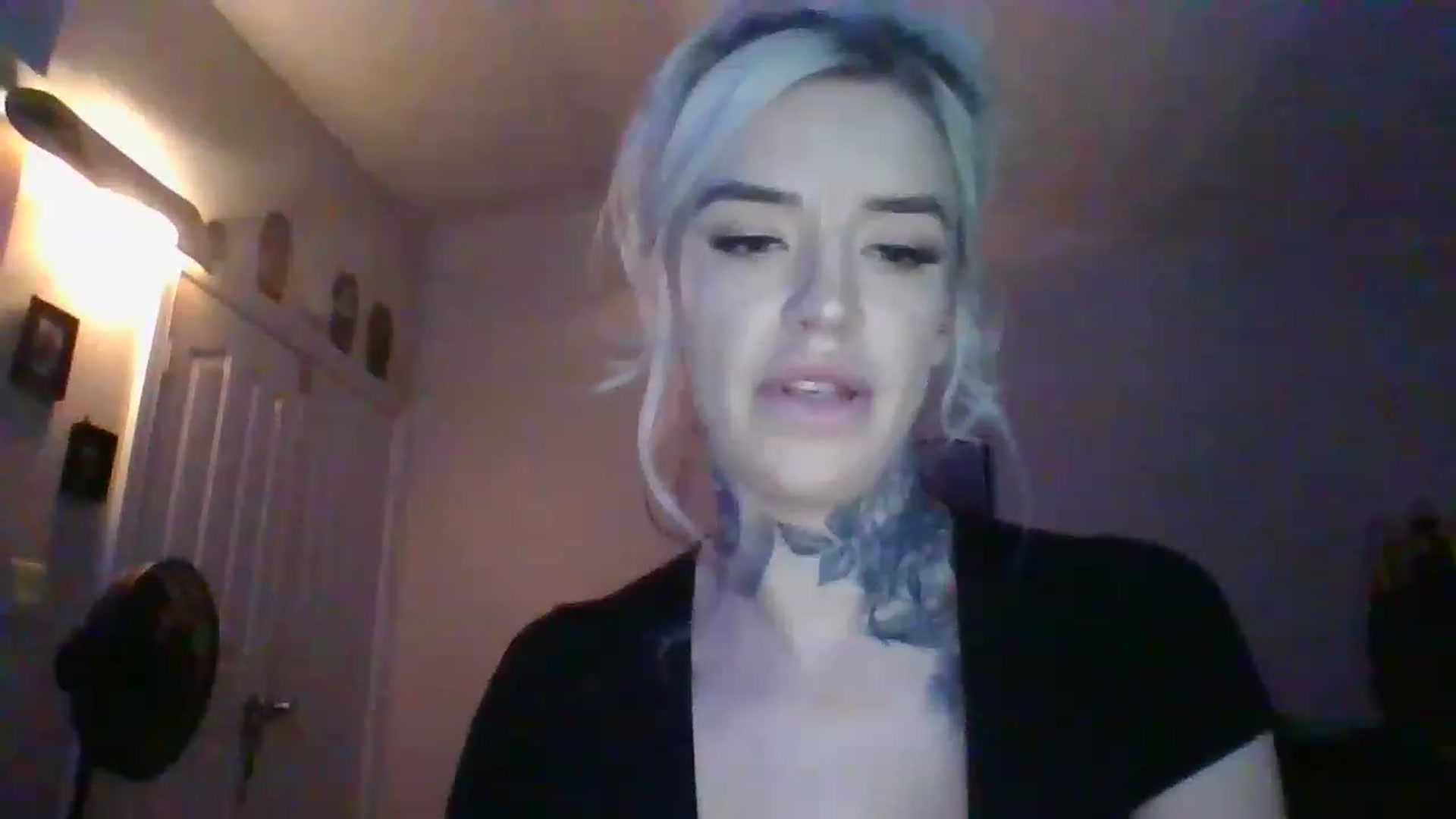 Gallery image thumbnail from Missgracexoco's myfreecams stream on, 12/06/2022, 24:25 image 16 of 20