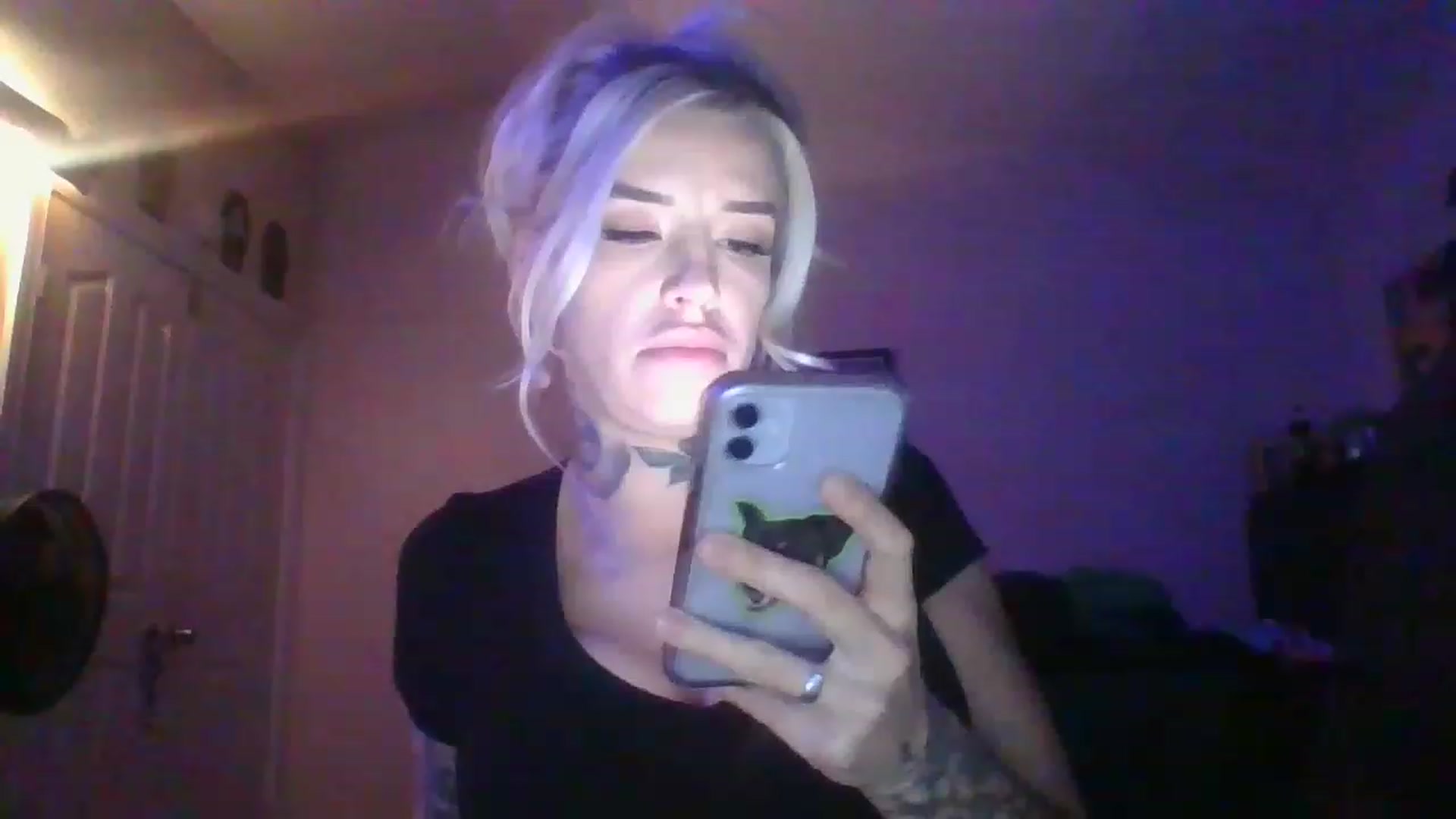 Gallery image thumbnail from Missgracexoco's myfreecams stream on, 12/06/2022, 24:47 image 17 of 20