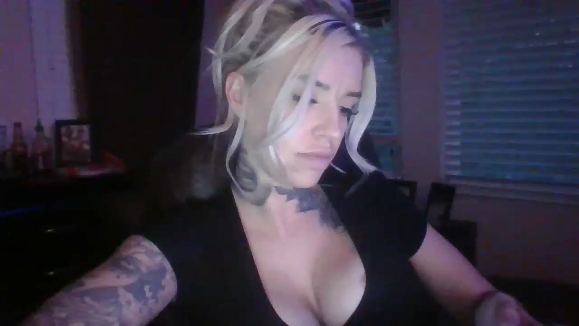 Gallery image thumbnail from Missgracexoco's myfreecams stream on, 12/06/2022, 01:01 image 13 of 20