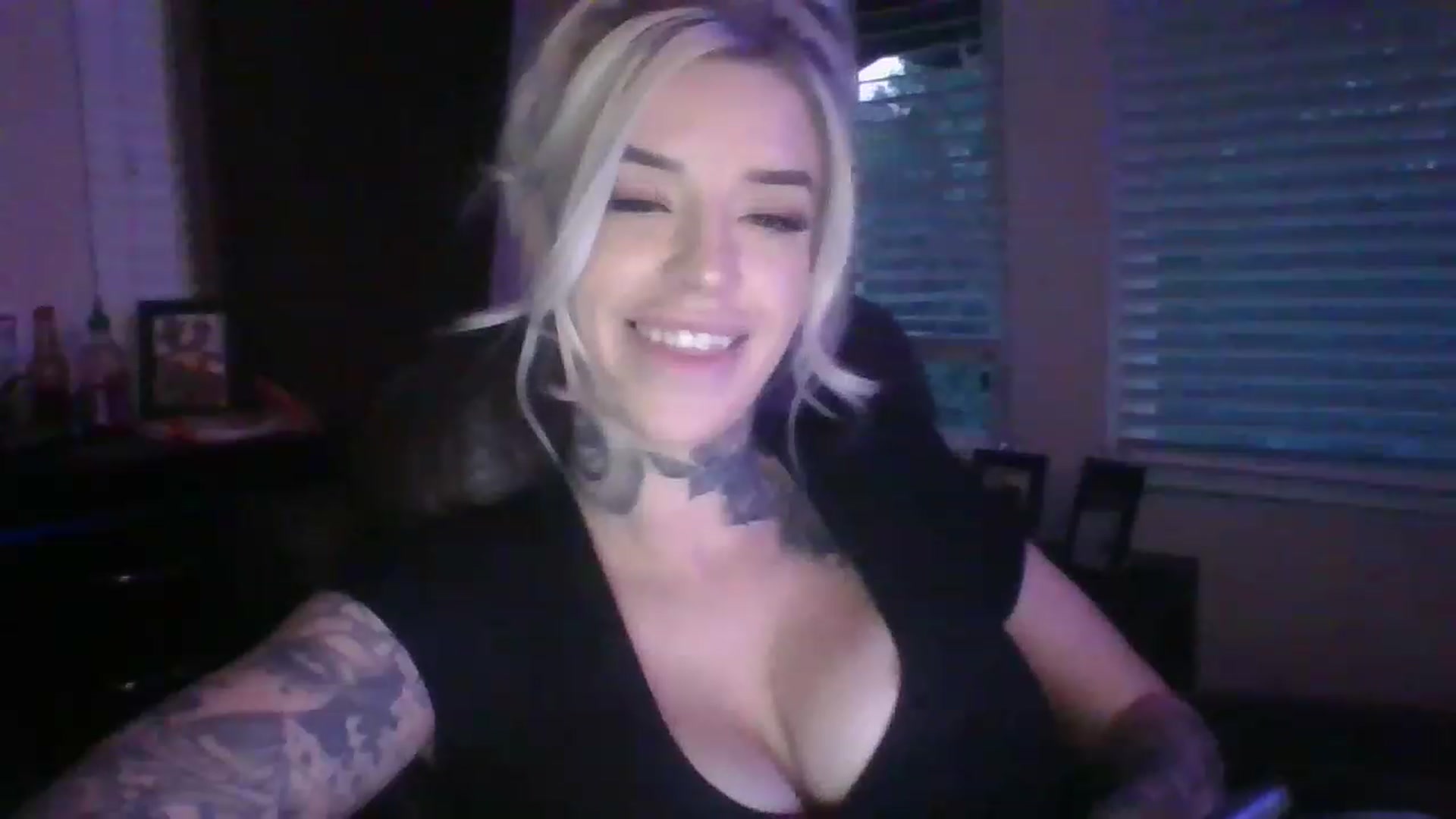 Gallery image thumbnail from Missgracexoco's myfreecams stream on, 12/06/2022, 01:01 image 11 of 20
