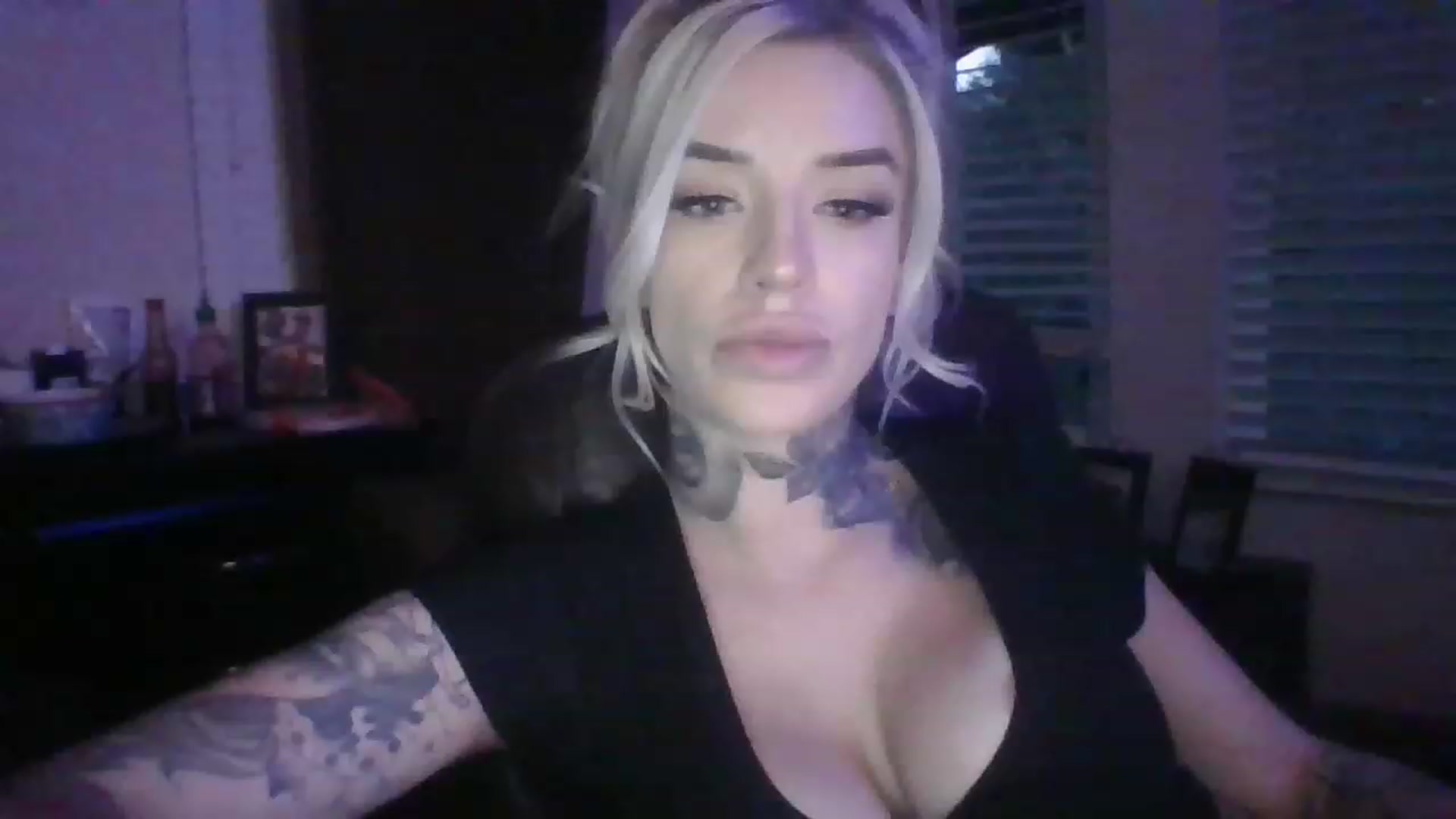 Gallery image thumbnail from Missgracexoco's myfreecams stream on, 12/06/2022, 01:01 image 17 of 20