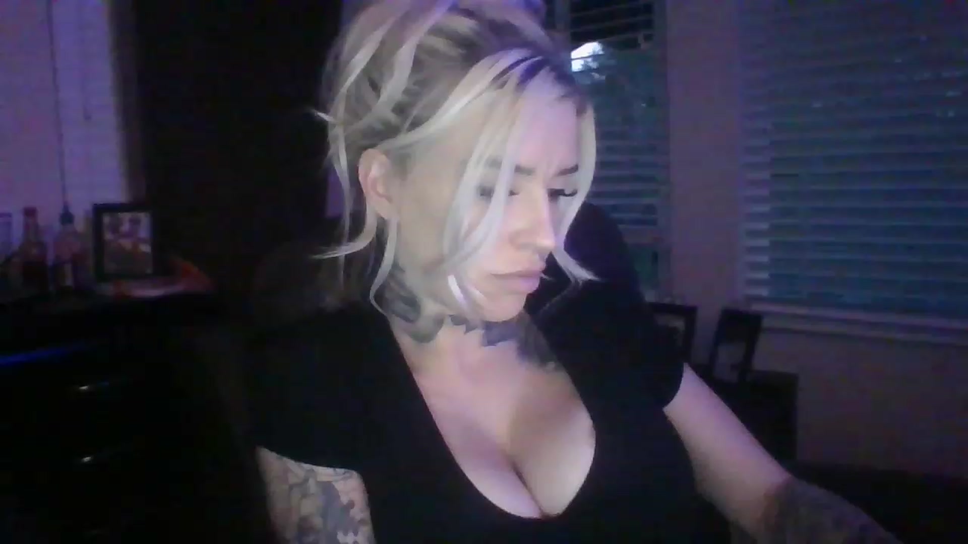 Gallery image thumbnail from Missgracexoco's myfreecams stream on, 12/06/2022, 01:01 image 15 of 20
