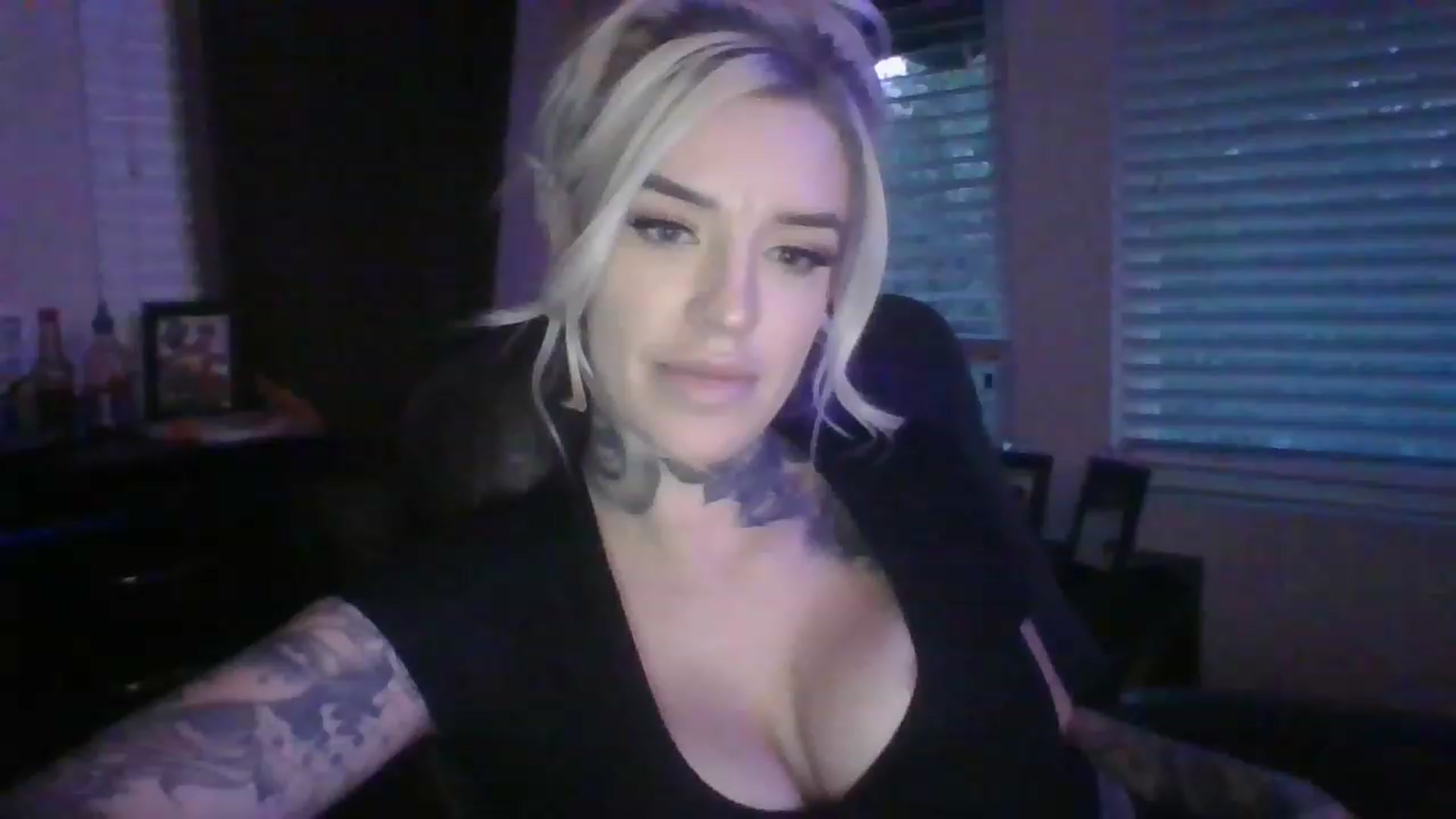 Gallery image thumbnail from Missgracexoco's myfreecams stream on, 12/06/2022, 01:01 image 6 of 20
