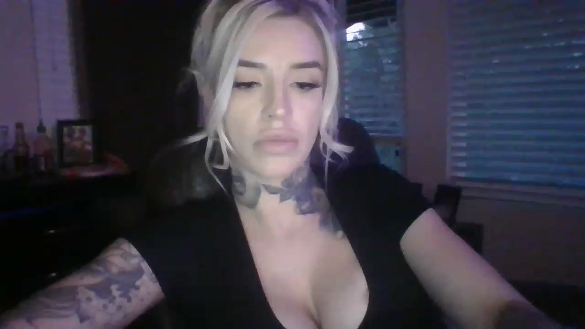 Gallery image thumbnail from Missgracexoco's myfreecams stream on, 12/06/2022, 01:01 image 10 of 20