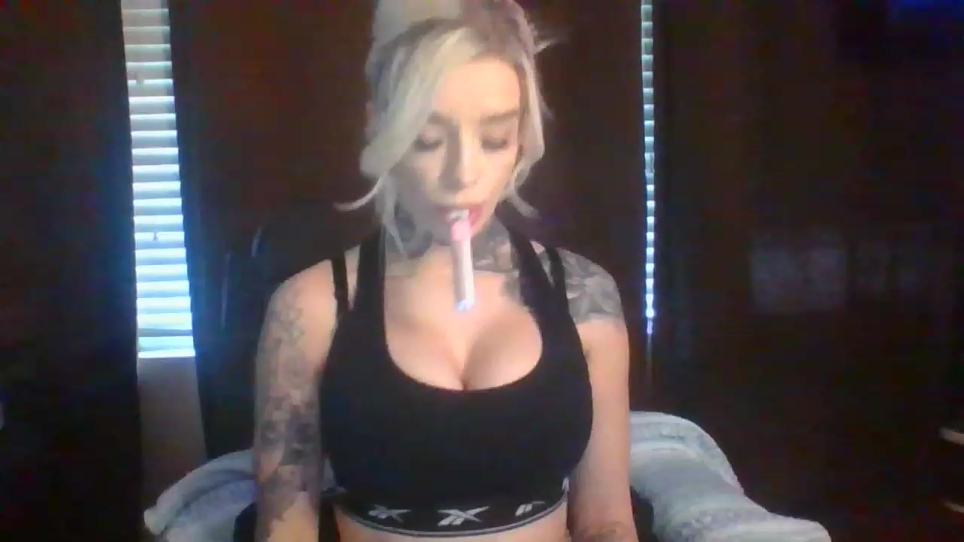 Gallery image thumbnail from Missgracexoco's myfreecams stream on, 12/12/2022, 18:28 image 2 of 20