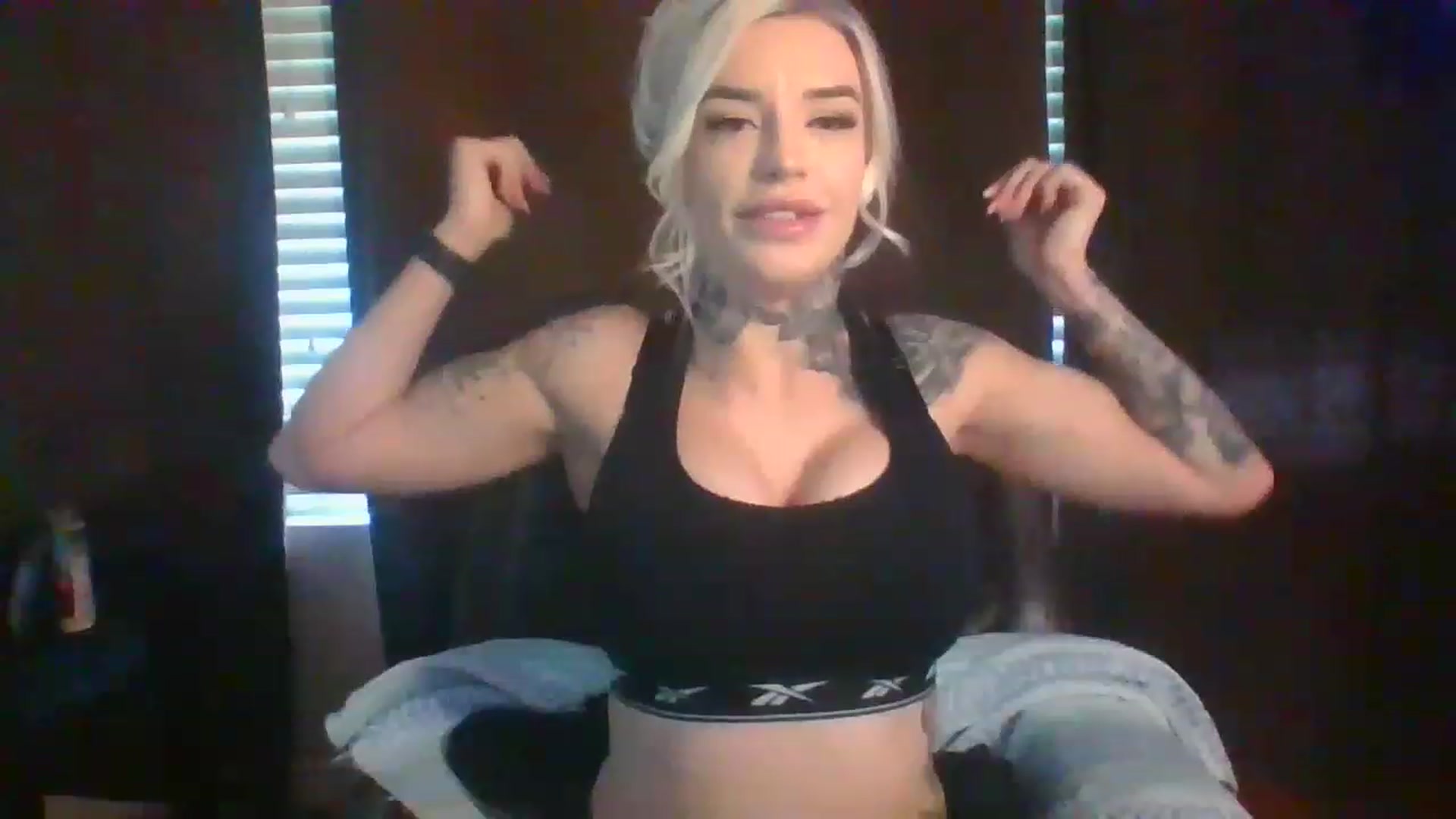 Gallery image thumbnail from Missgracexoco's myfreecams stream on, 12/12/2022, 18:28 image 15 of 20
