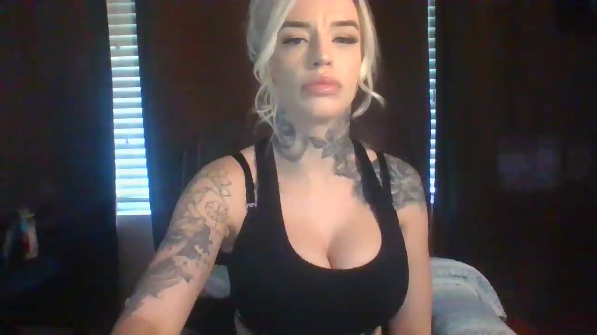 Gallery image thumbnail from Missgracexoco's myfreecams stream on, 12/12/2022, 18:28 image 12 of 20