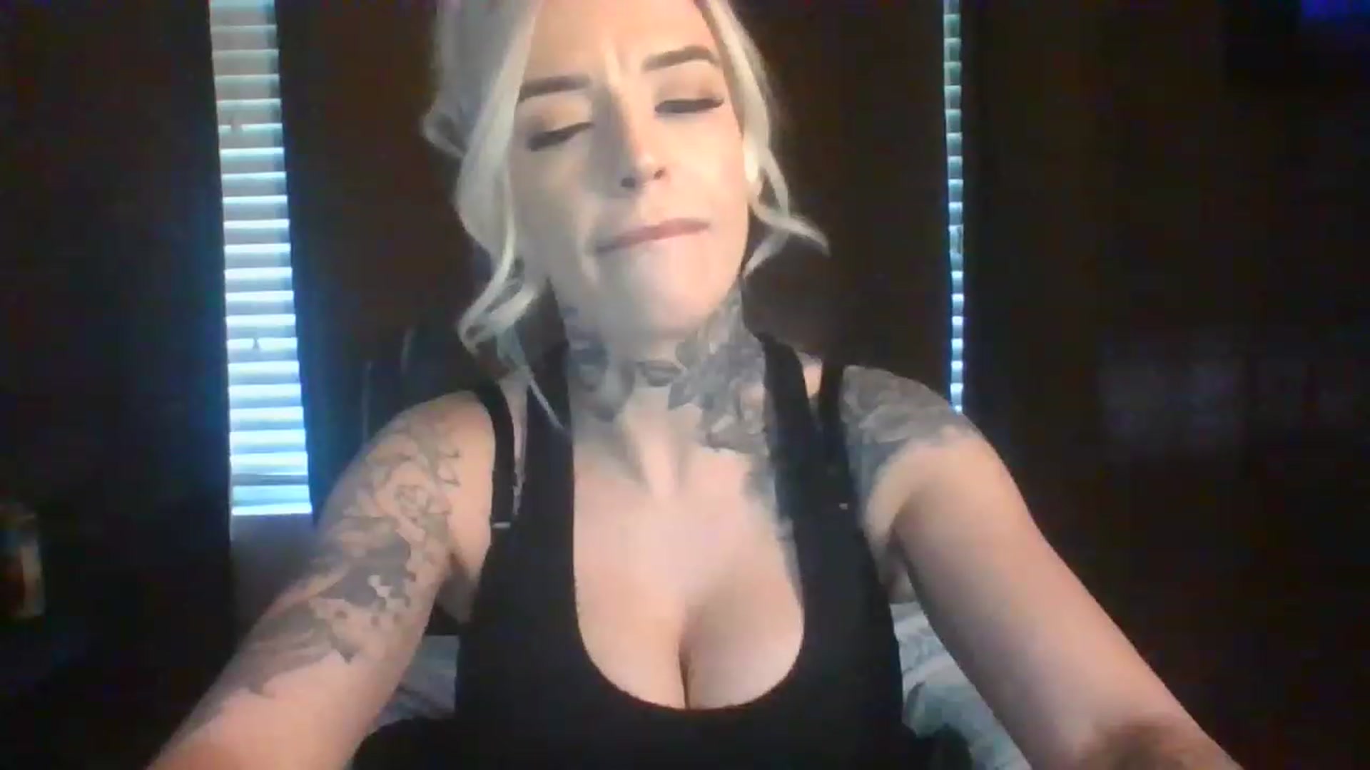 Gallery image thumbnail from Missgracexoco's myfreecams stream on, 12/12/2022, 18:28 image 8 of 20