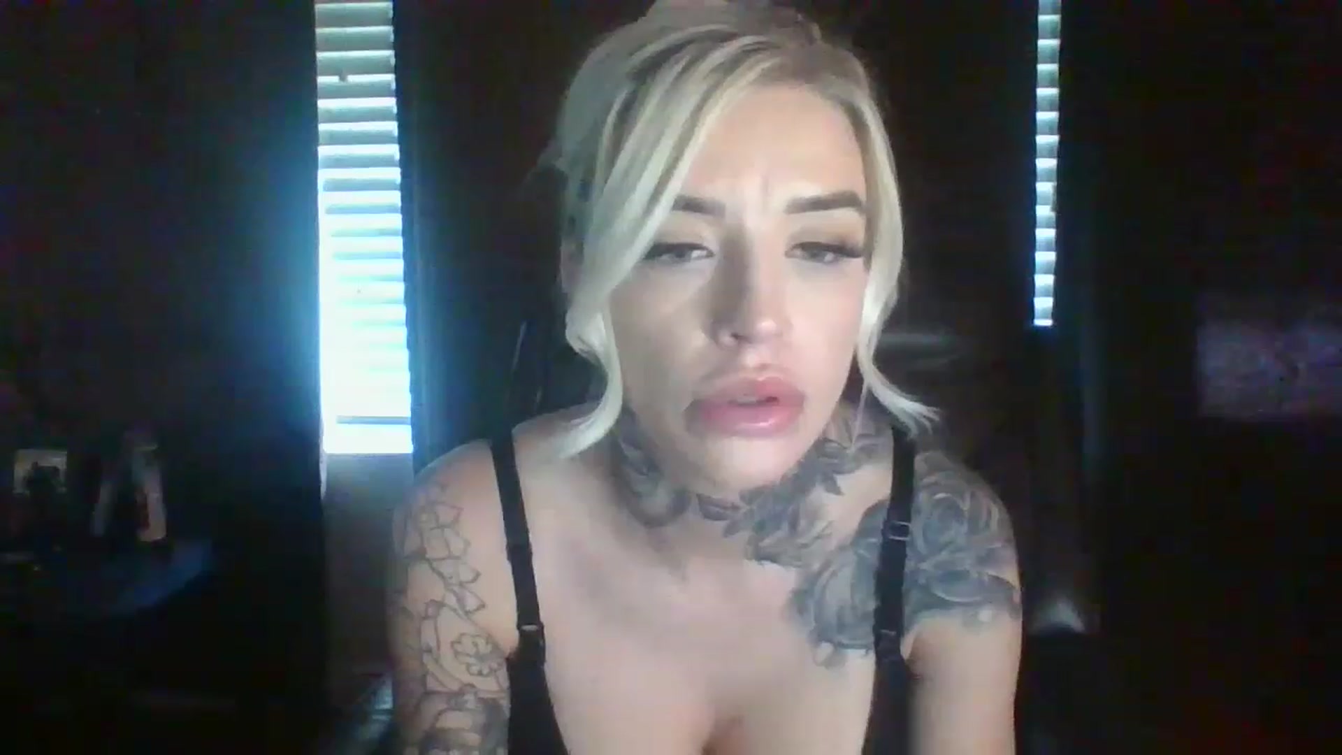 Gallery image thumbnail from Missgracexoco's myfreecams stream on, 12/12/2022, 21:00 image 18 of 20