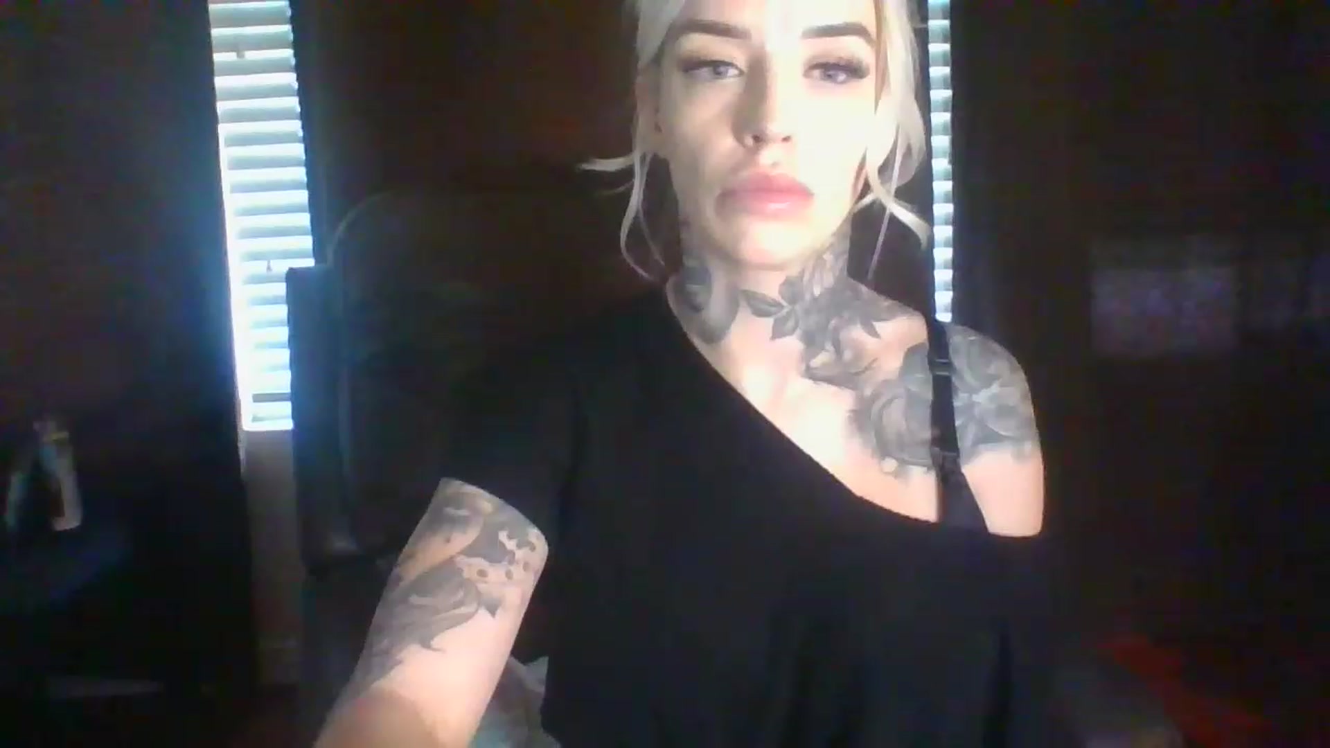 Gallery image thumbnail from Missgracexoco's myfreecams stream on, 12/12/2022, 21:20 image 19 of 20
