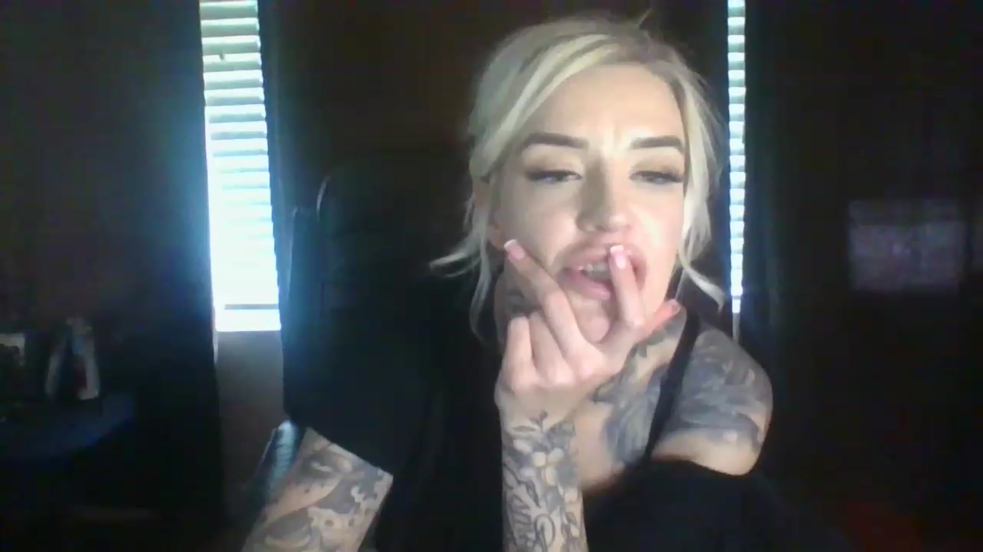 Gallery image thumbnail from Missgracexoco's myfreecams stream on, 12/12/2022, 21:20 image 6 of 20