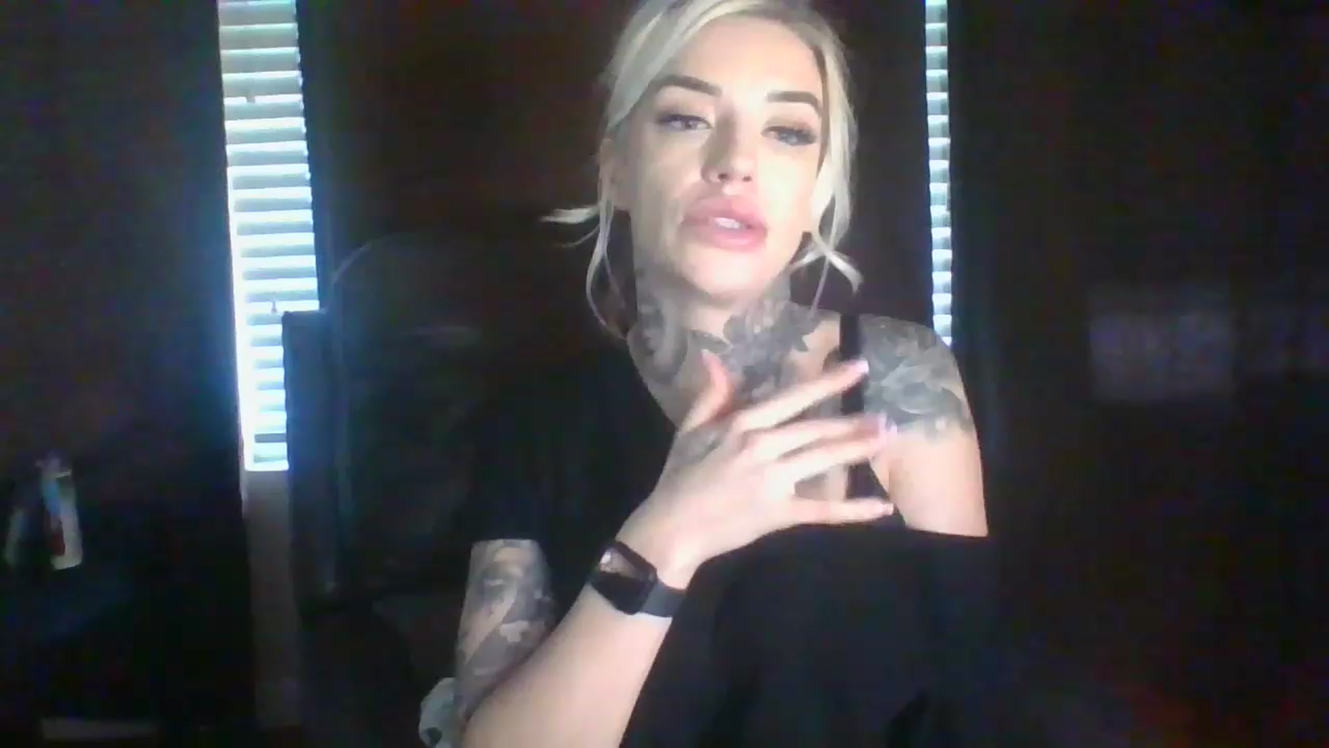 Gallery image thumbnail from Missgracexoco's myfreecams stream on, 12/12/2022, 21:20 image 20 of 20